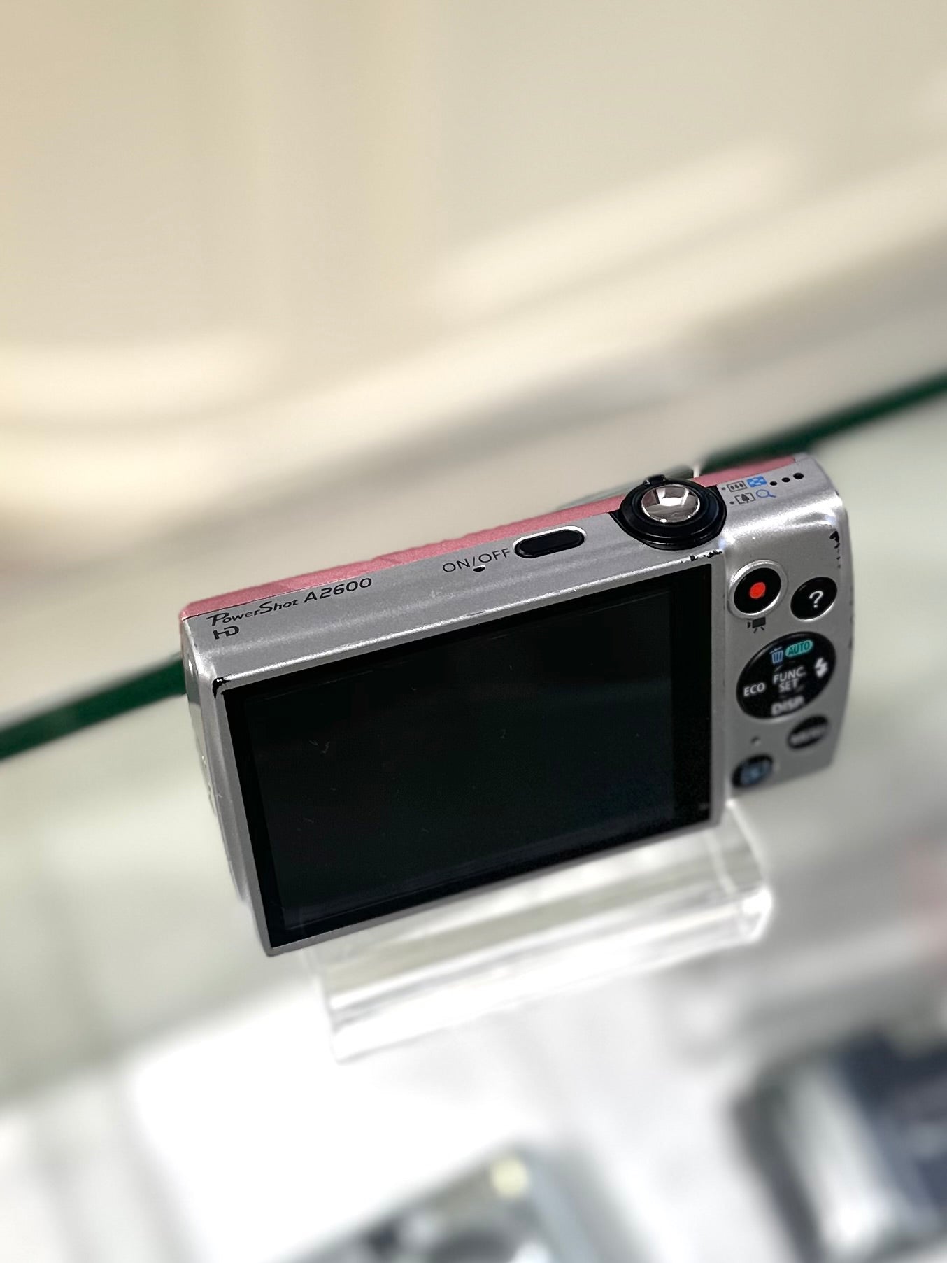 Canon Powershot A2600is in pink