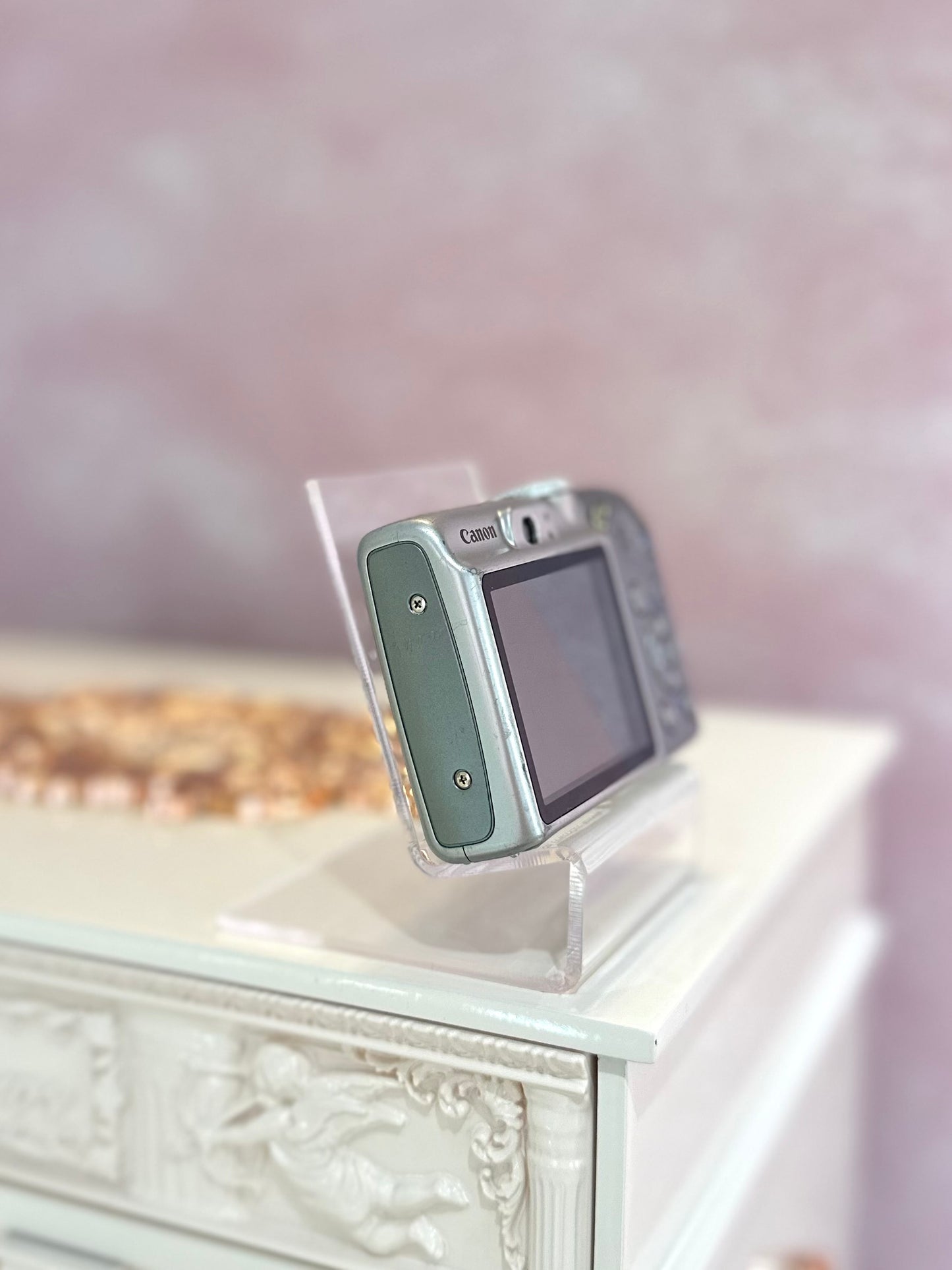 Canon Powershot A1100is in silver