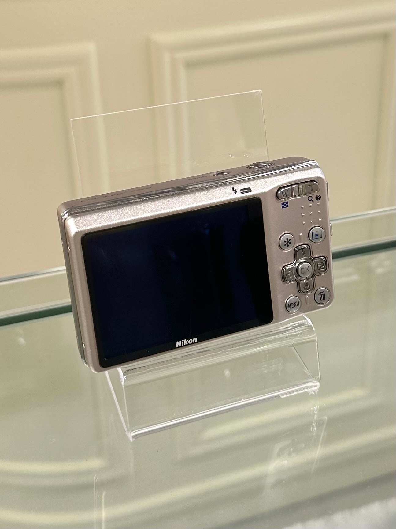 Nikon Coolpix S560