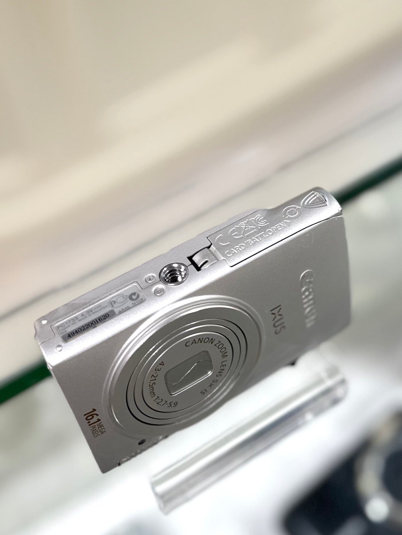 Canon IXUS 125hs in silver
