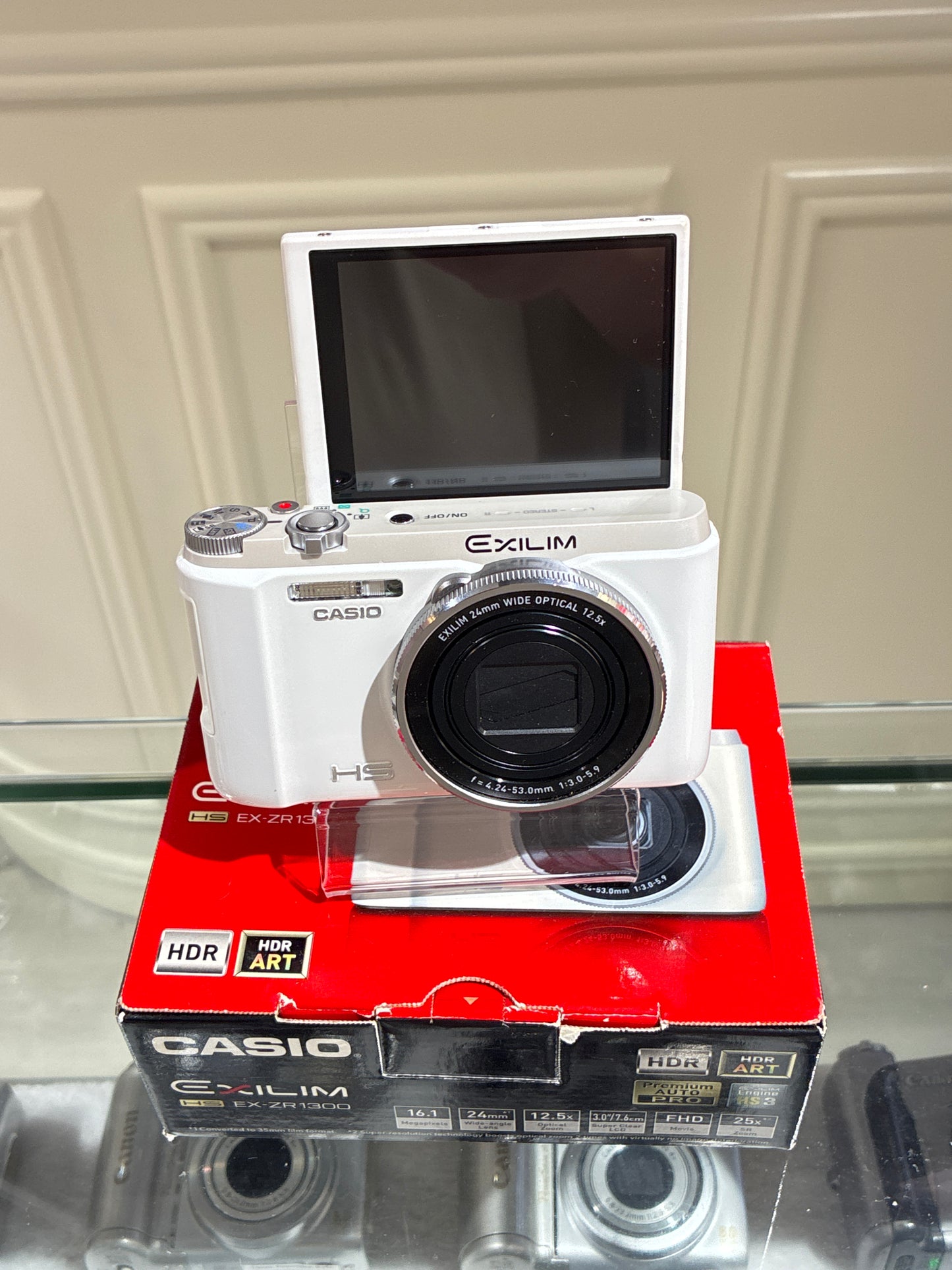 Casio EXILIM ZR-1300 White Fullset / Excellent Condition