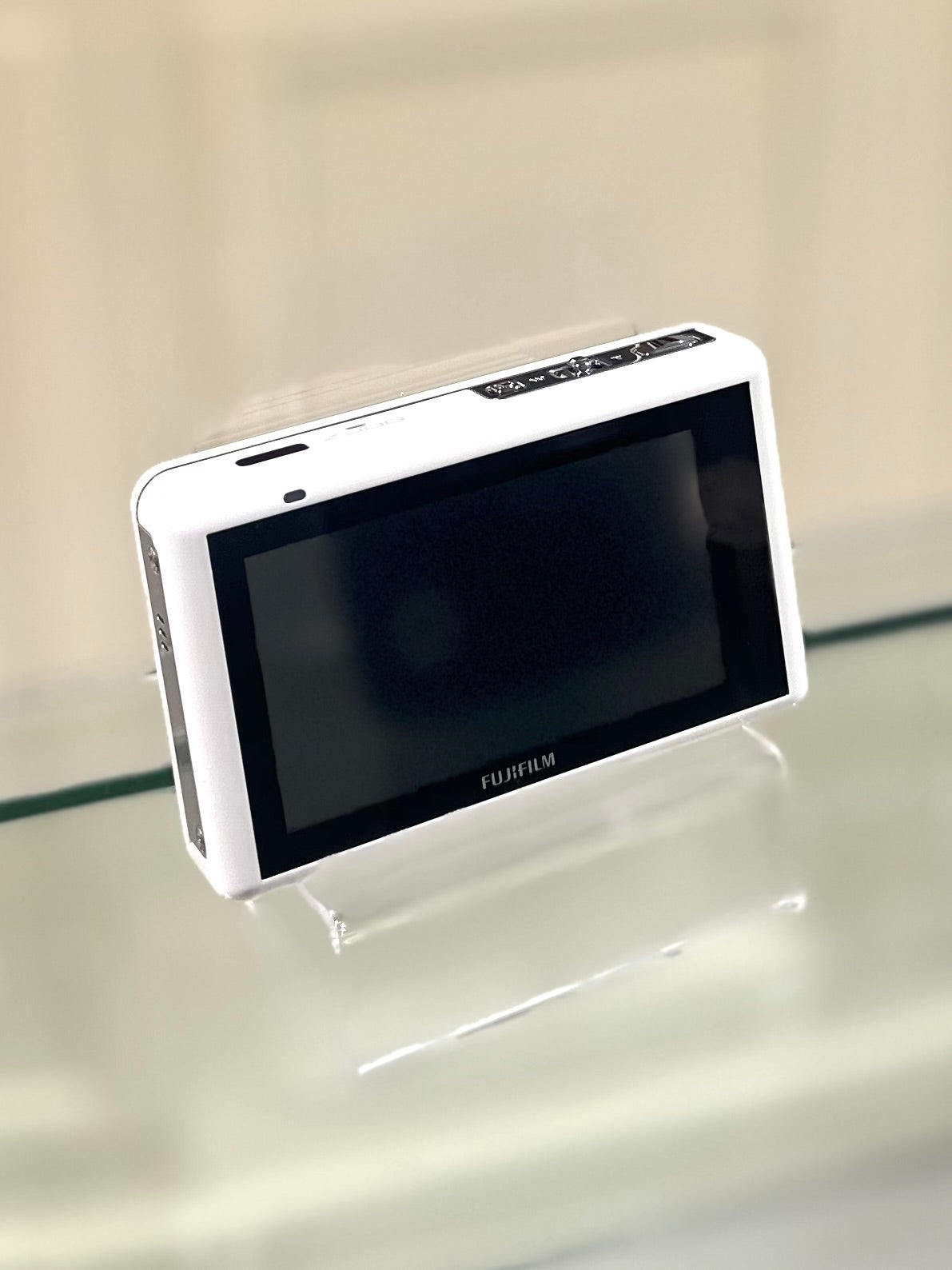 / Fujifilm Finepix Z300 in white | Good Condition