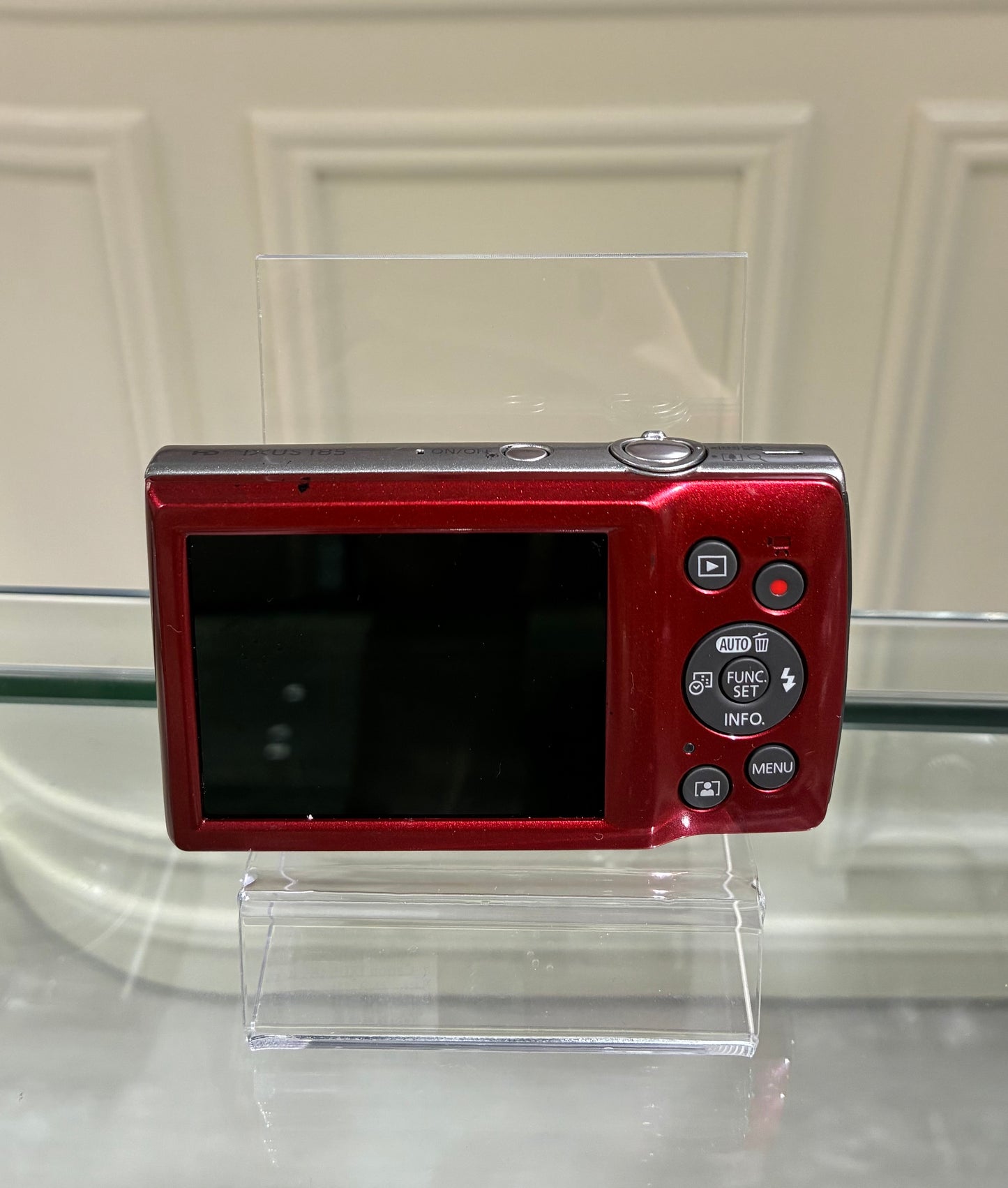 Canon IXUS 185 in red