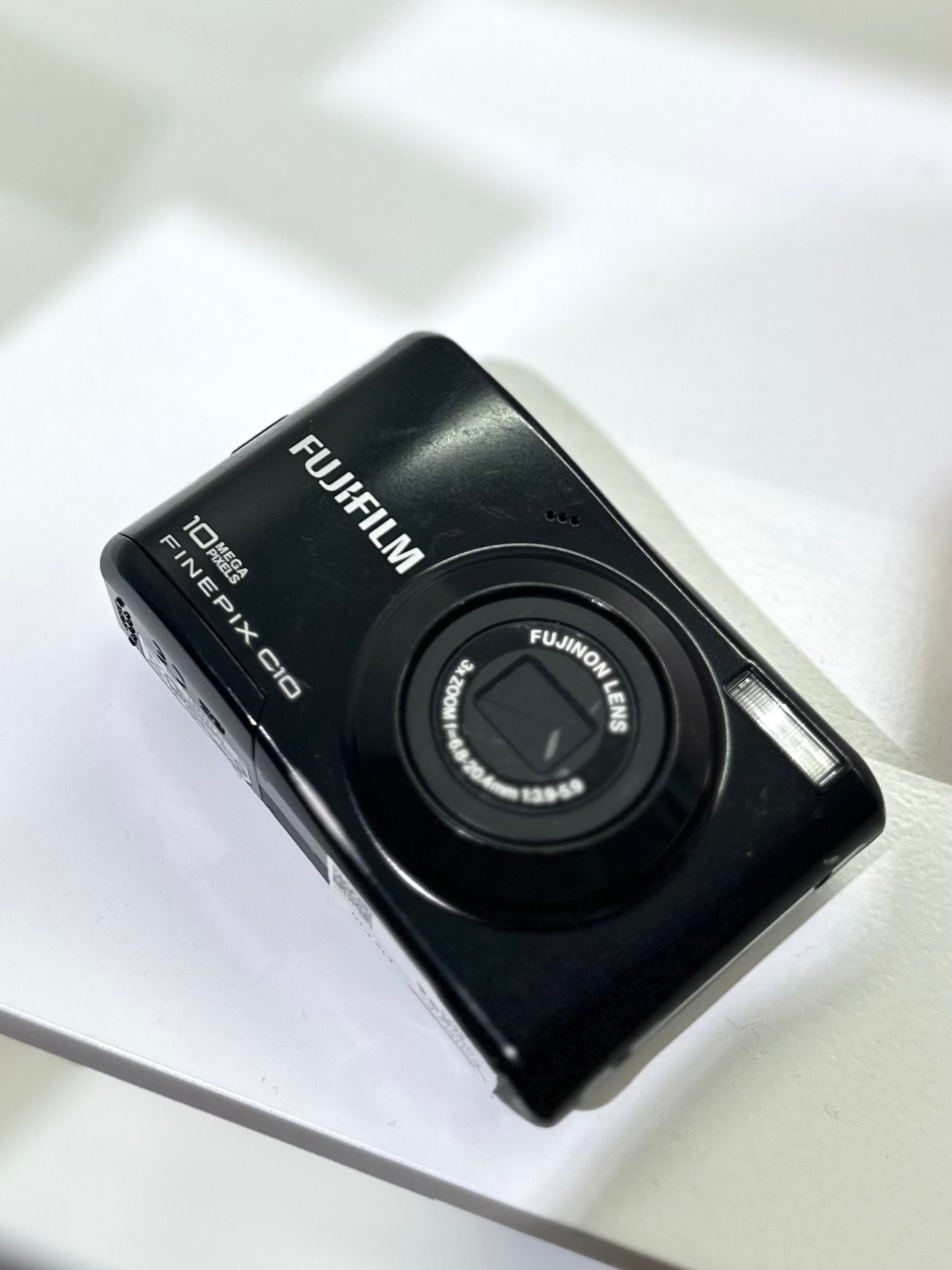 Fujifilm FinePix C10 in black