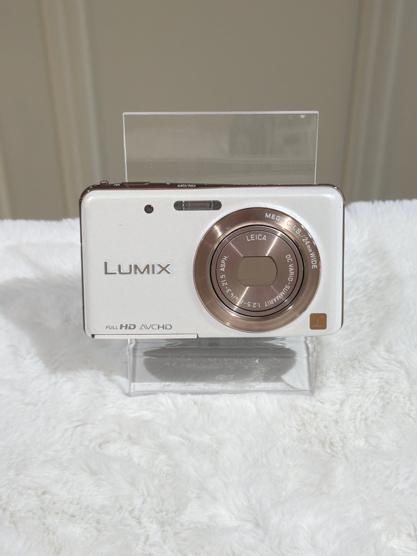 Panasonic LUMIX DMC-FX80 Leica Lens+ Touch Screen