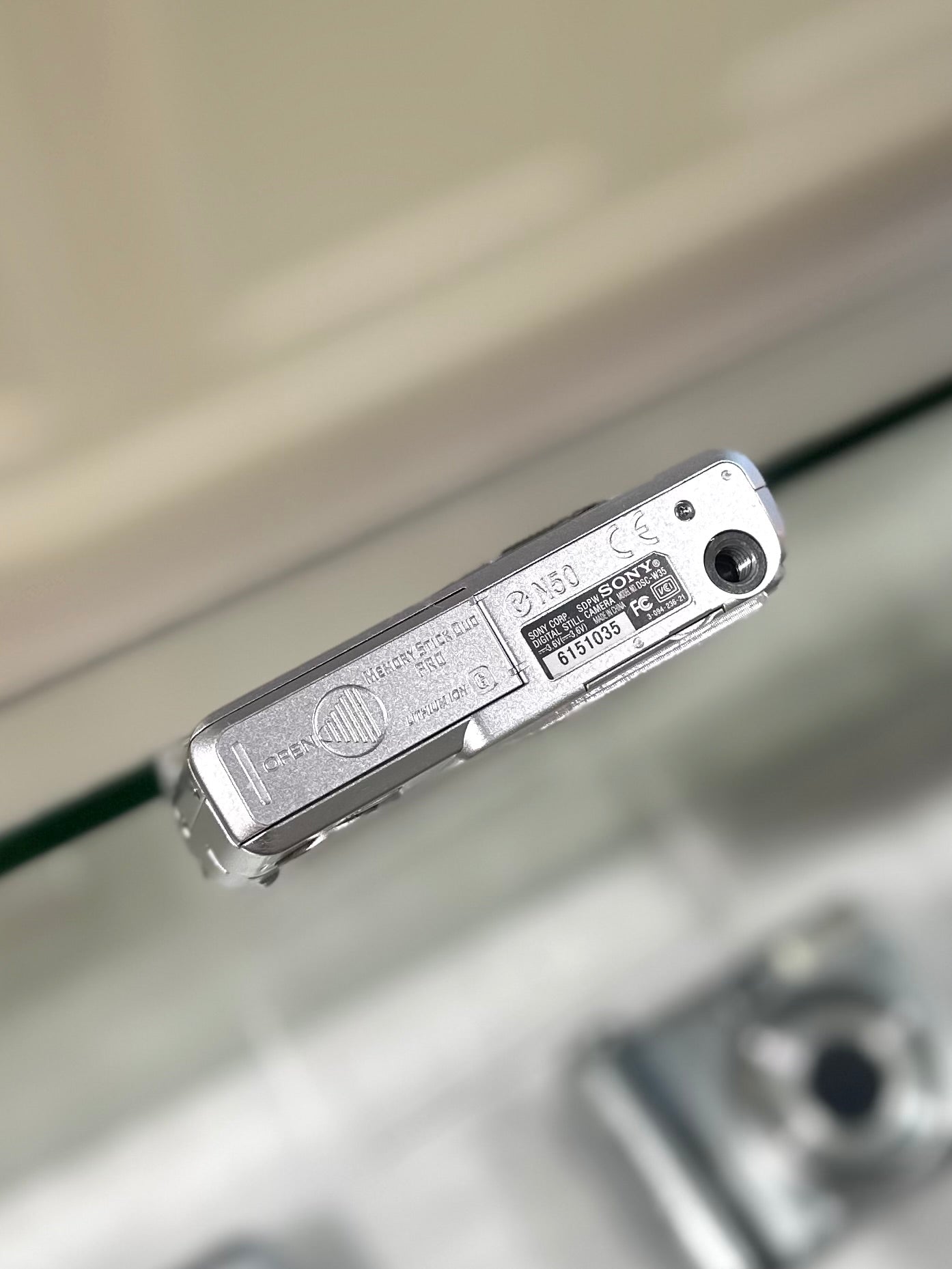 Sony Cybershot W35 in silver