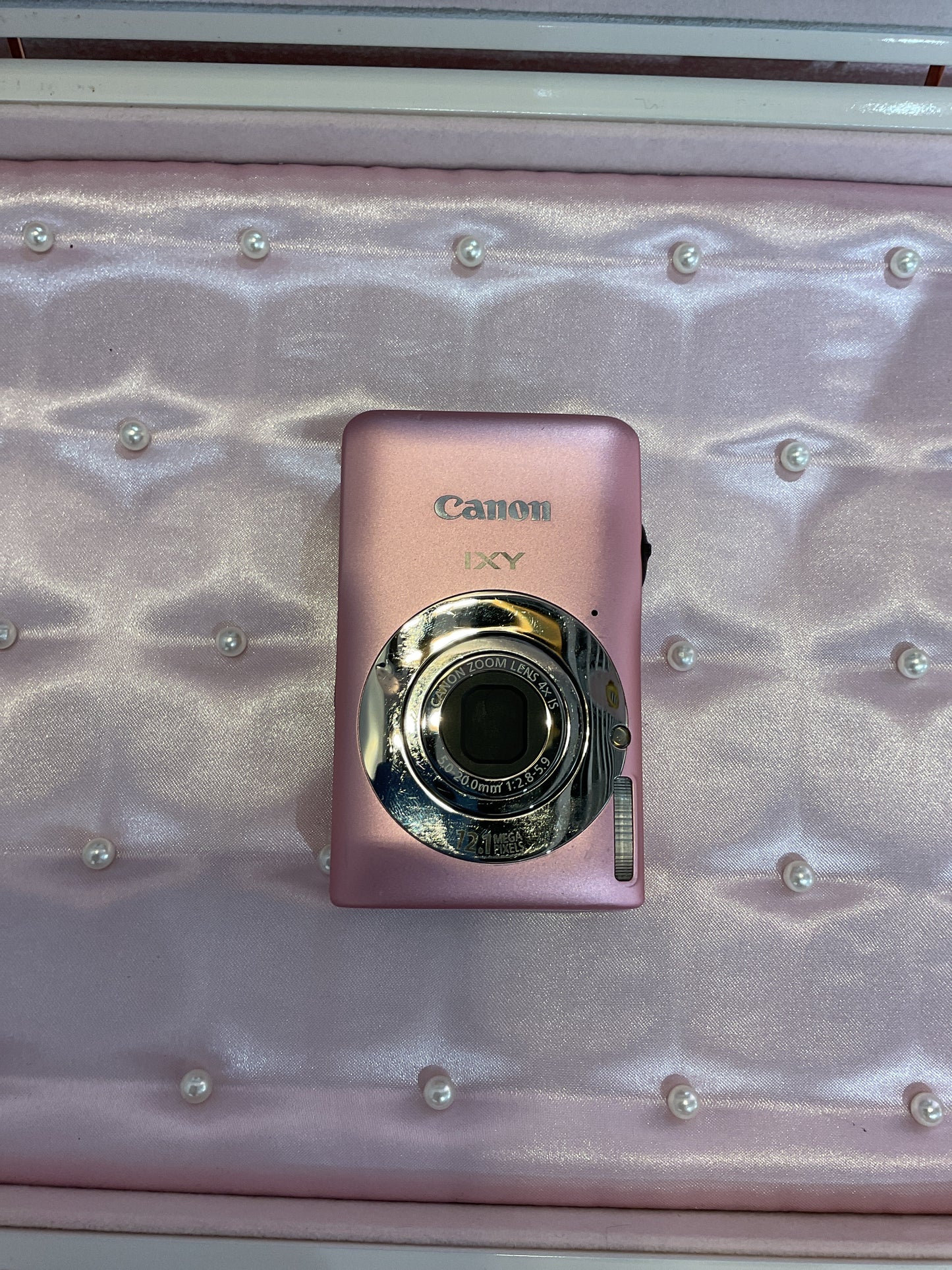 Canon IXY 200F