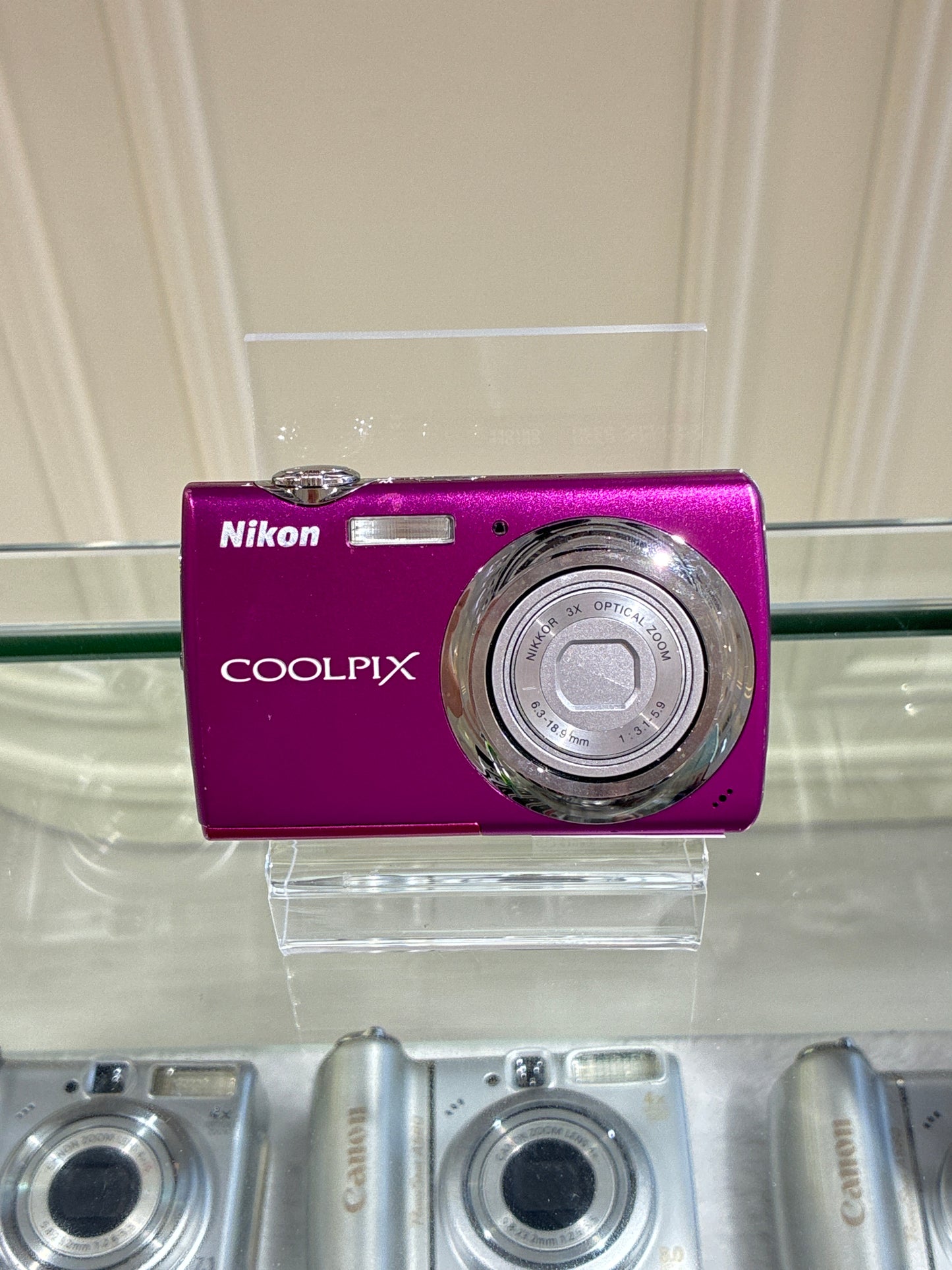 Nikon Coolpix S220 nearly new condition