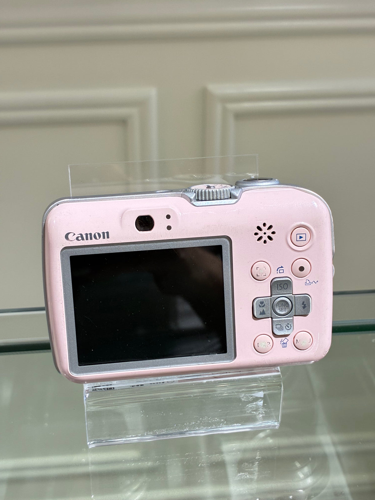 Canon Powershot E1 in pink