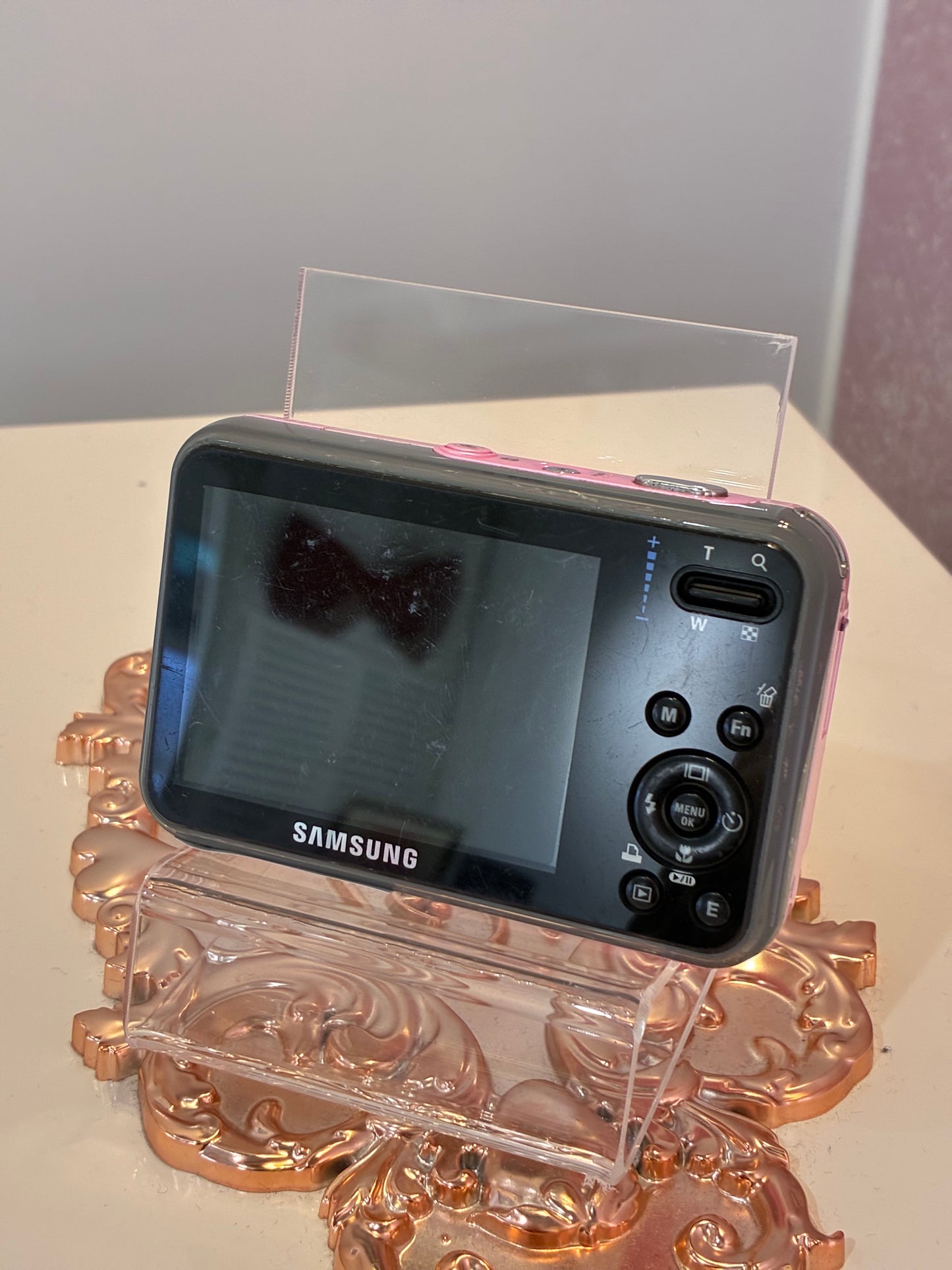 Samsung VLUU i8 in pink