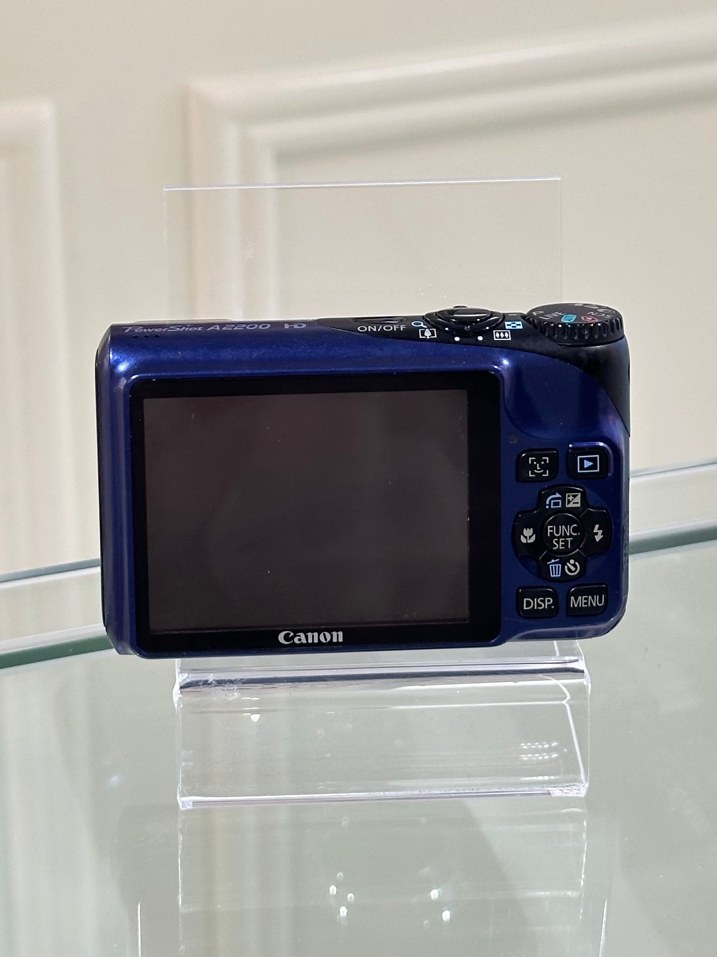 Canon Powershot A2200 in sapphire blue