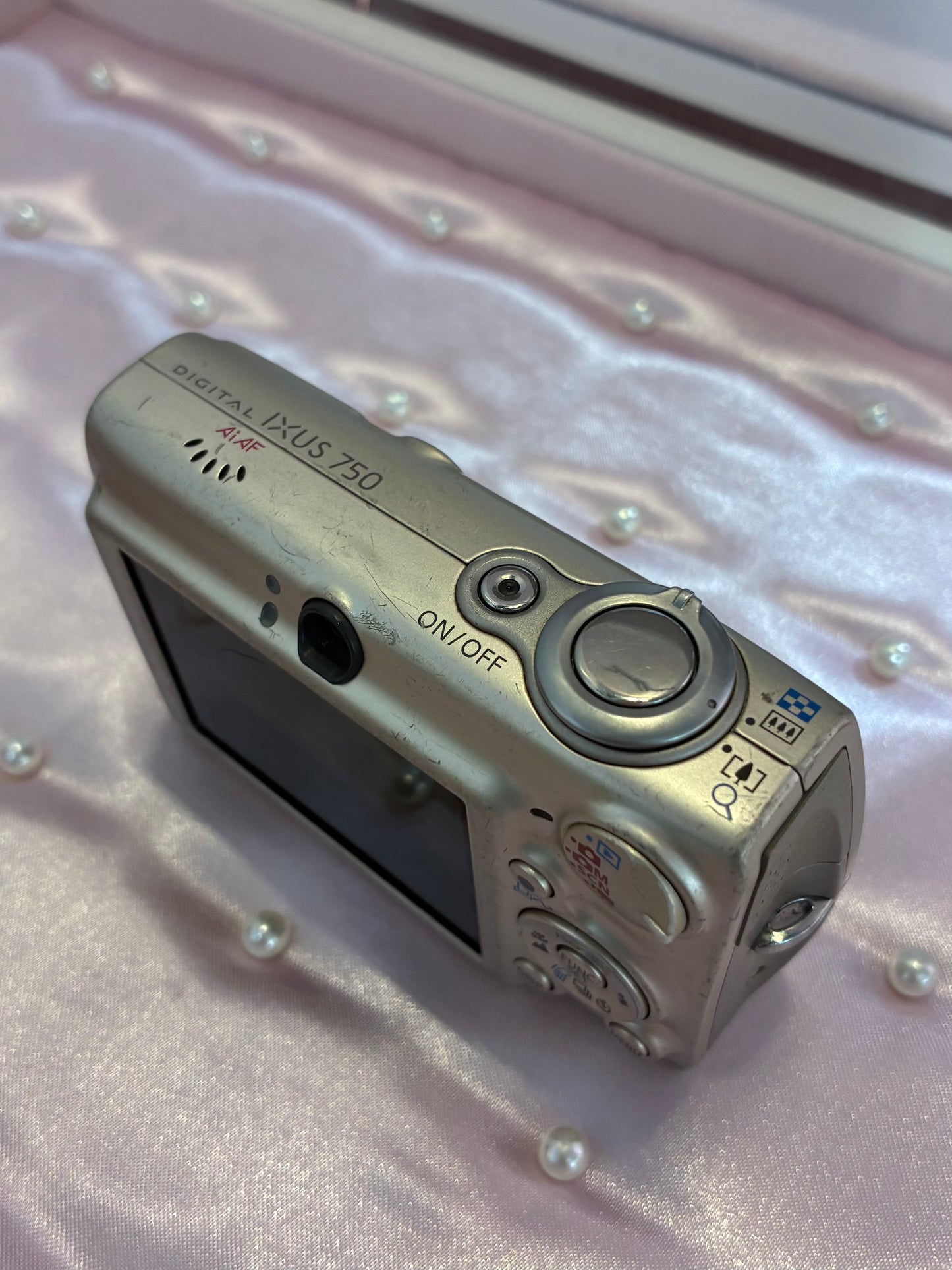 Canon IXUS 750