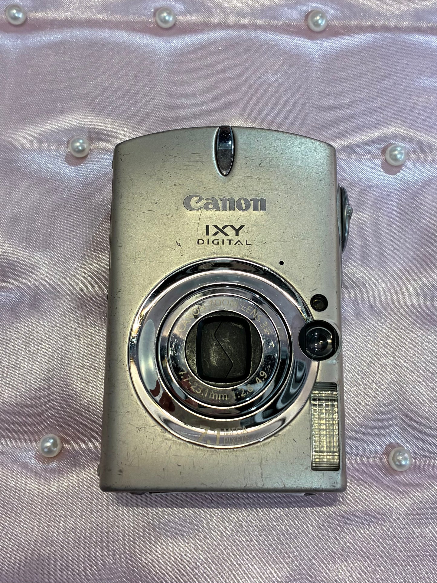 Canon IXY 700