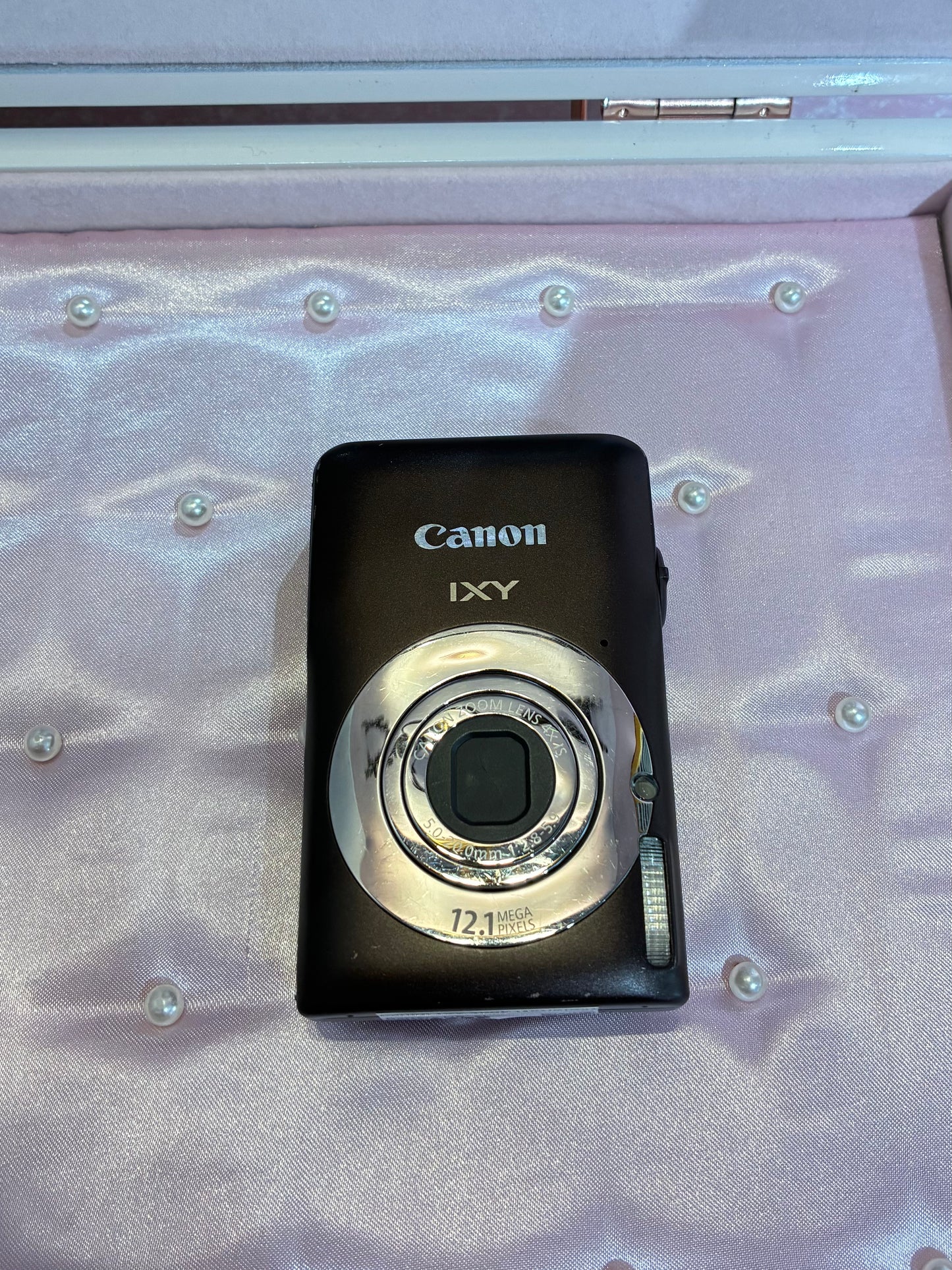 Canon IXY 200F (IXUS105) in chocolate