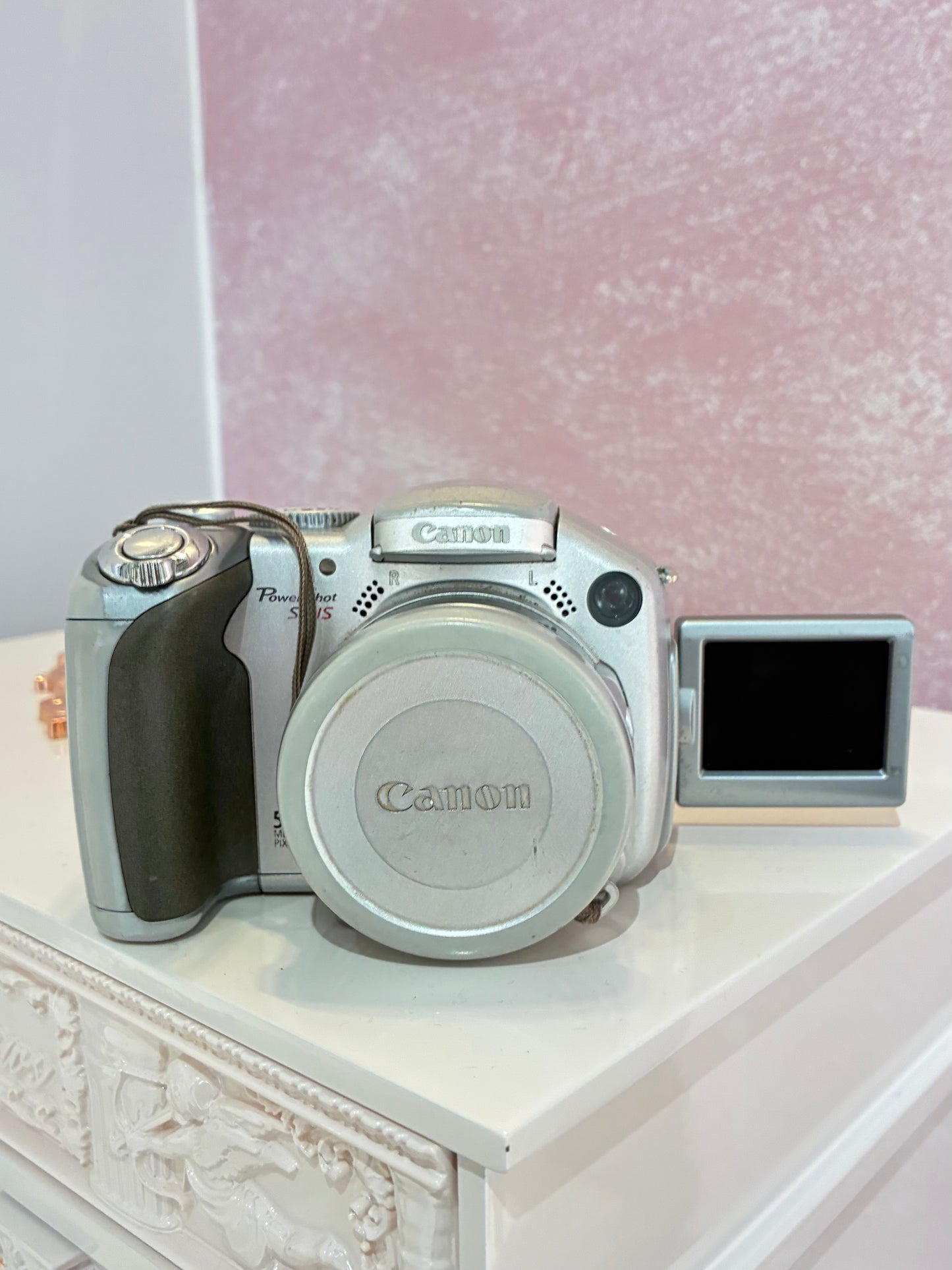 Canon Powershot S2 IS Flip Screen