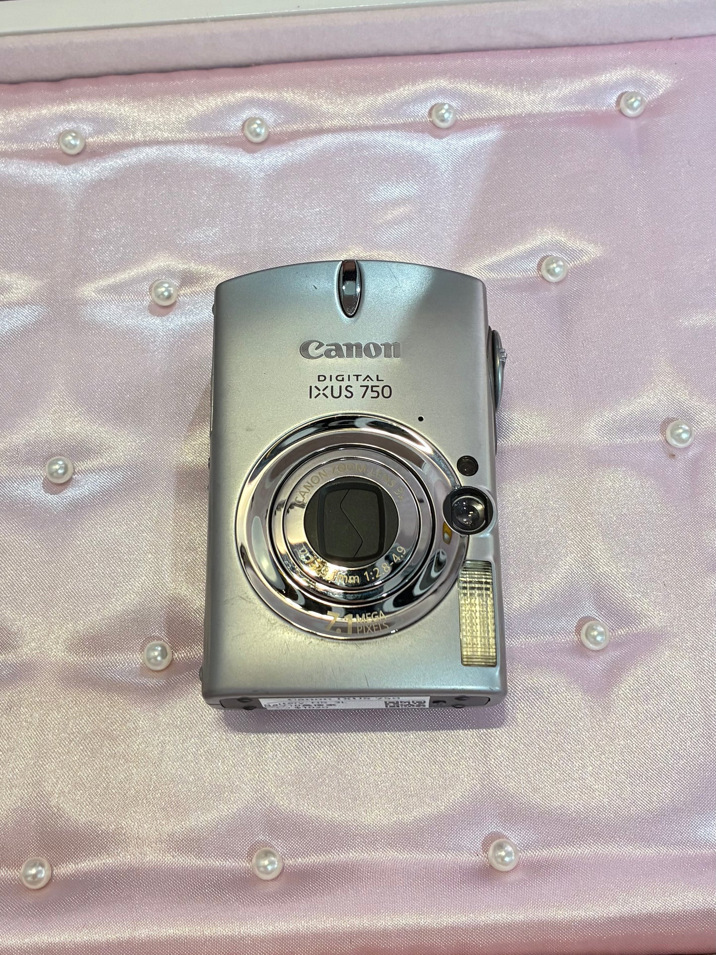 Canon IXUS 750