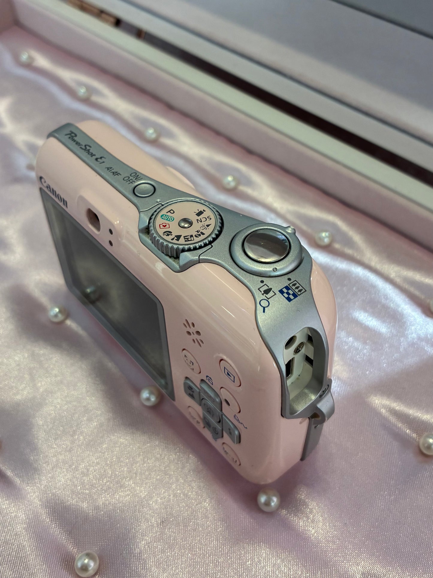 Canon Powershot E1 Pink
