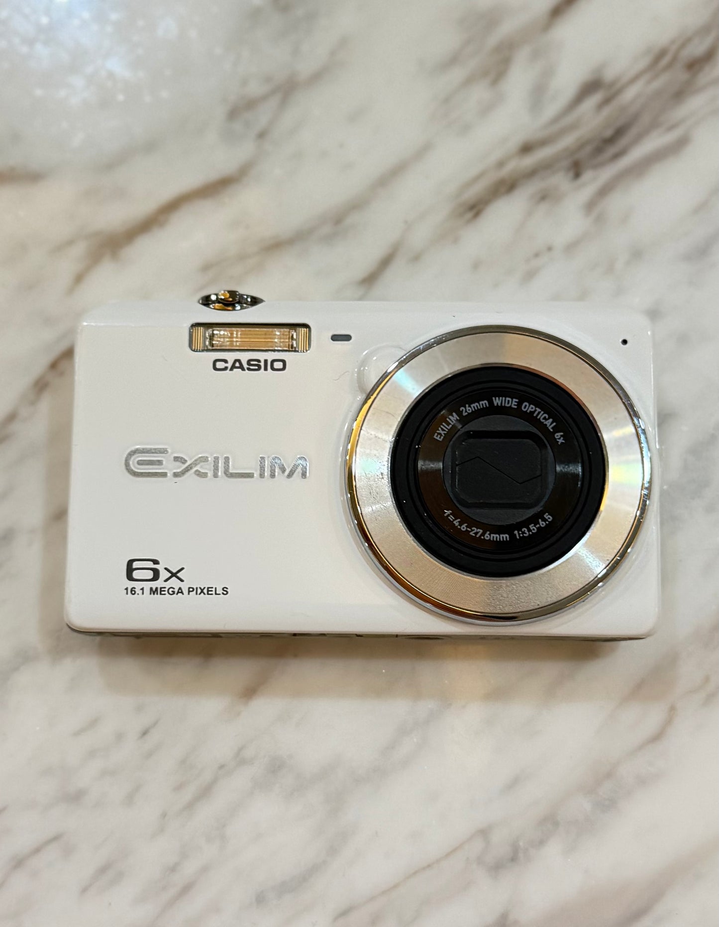 Casio EXILIM EX-ZS28 white excellent condition