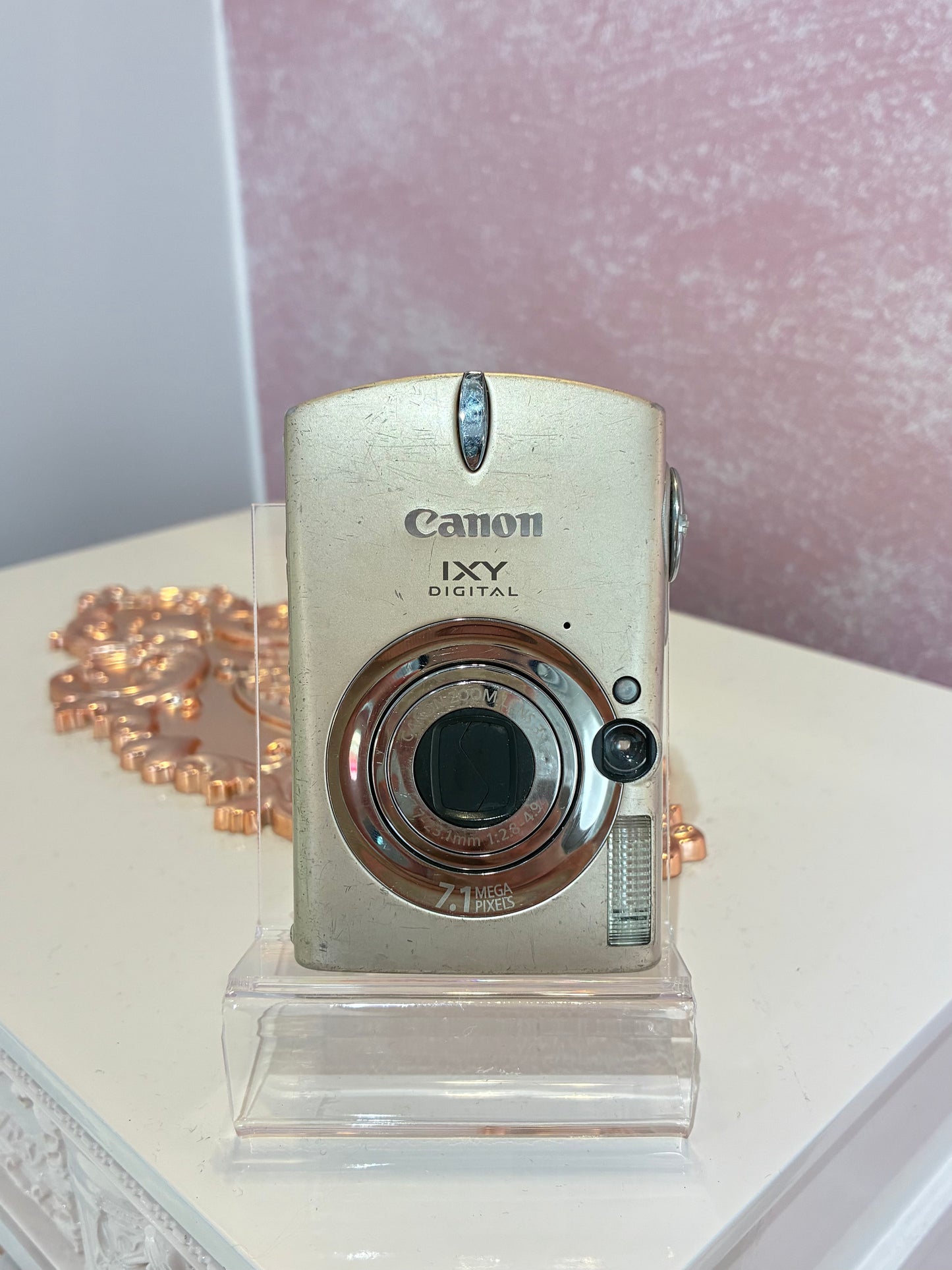 Canon IXY 700