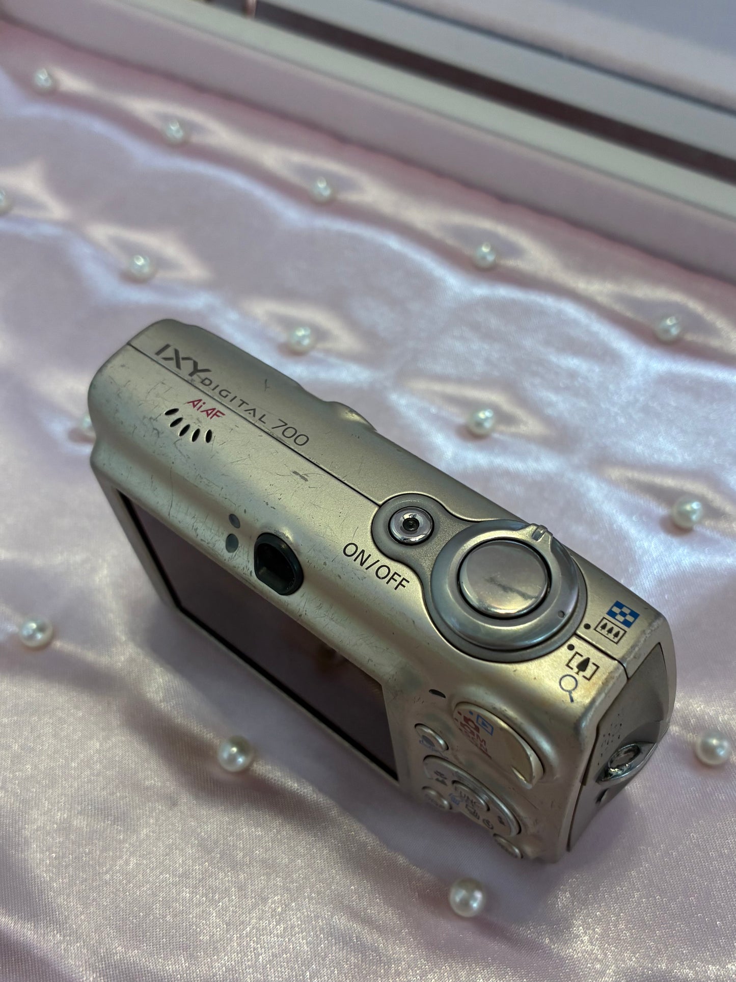 Canon IXY 700