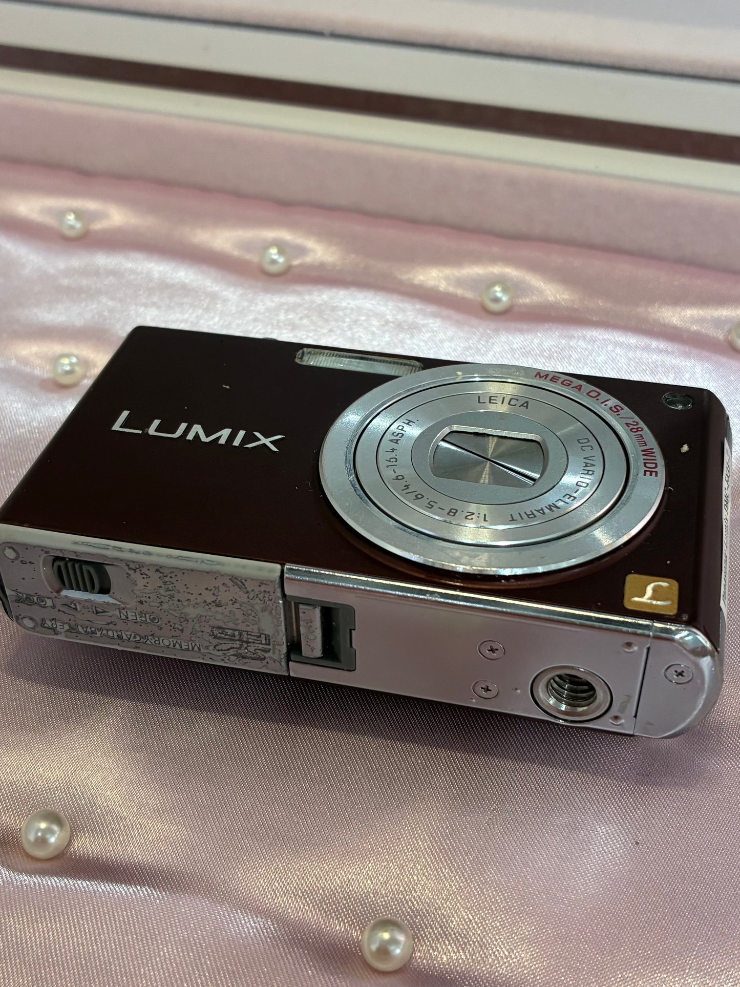 Panasonic Lumix DMC-FX33-T full set