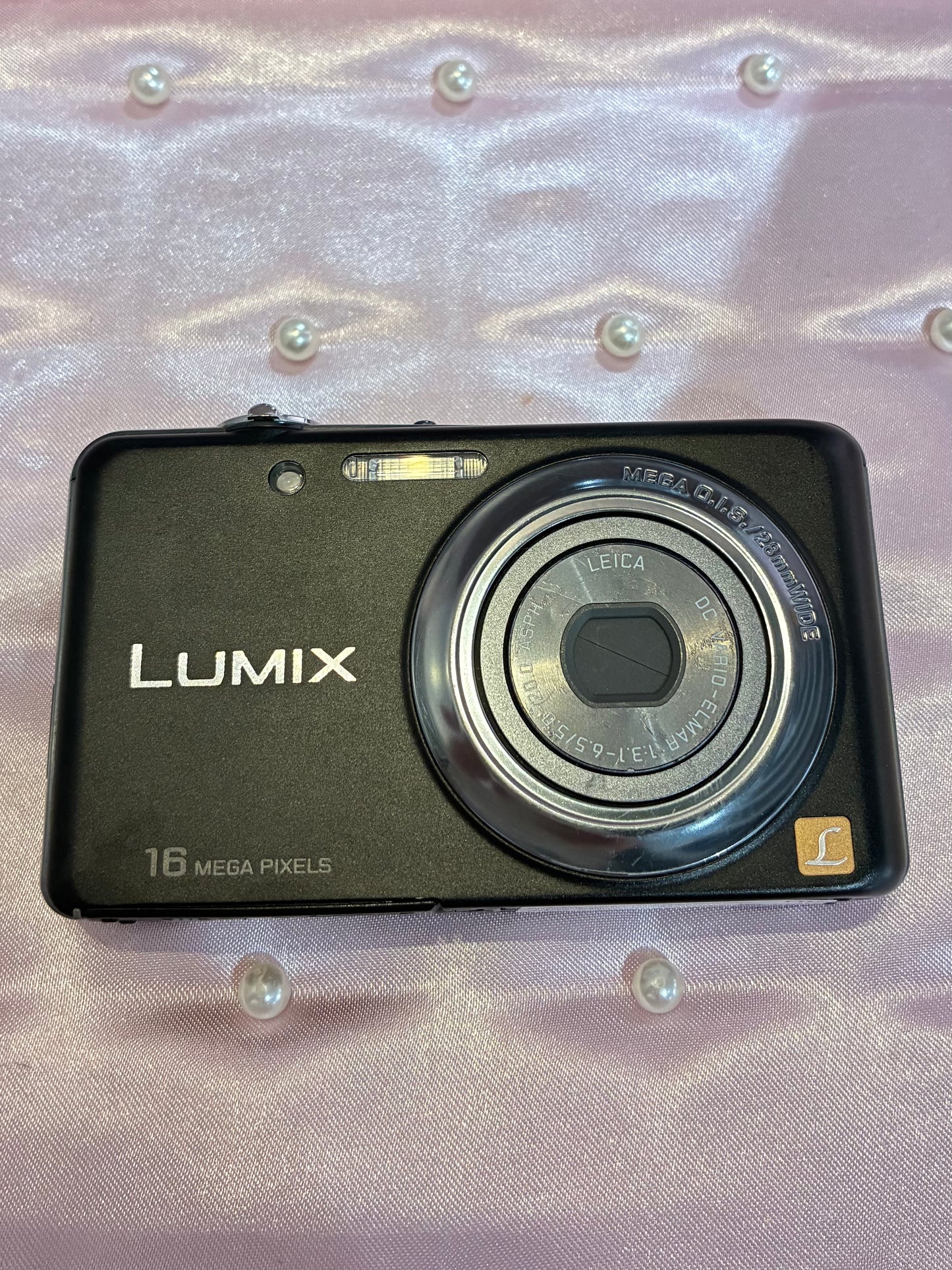 Panasonic LUMIX DMC-FH7