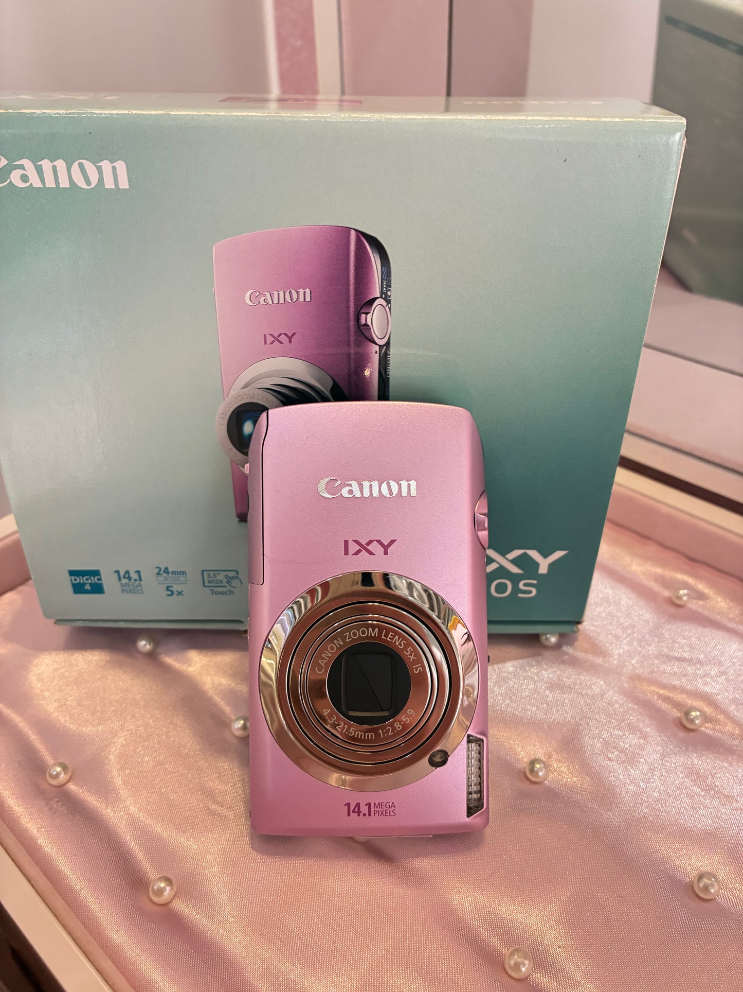 Canon IXY 10S Fullset in excellent condition