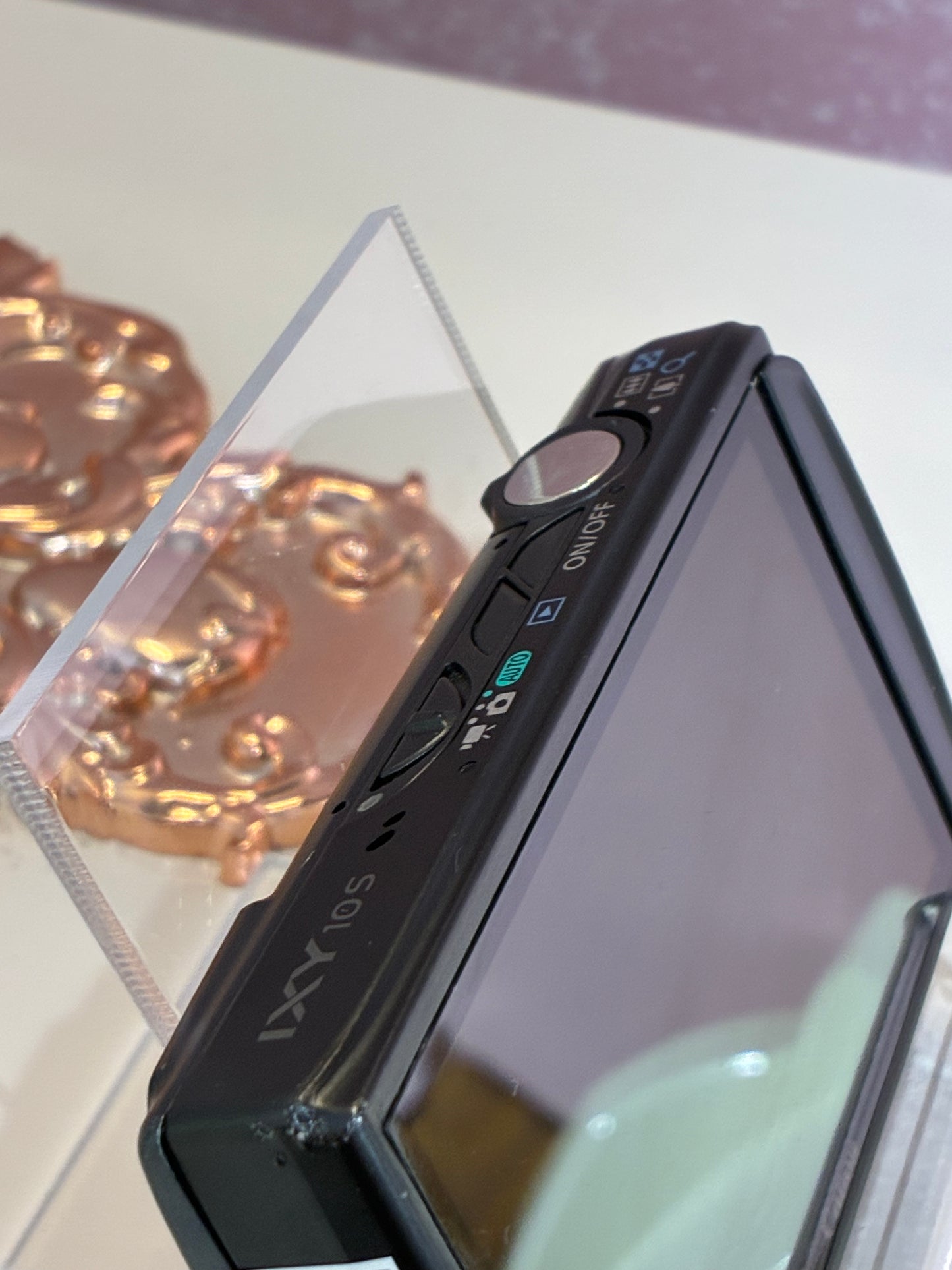 Canon IXY 10S (IXUS210) in black