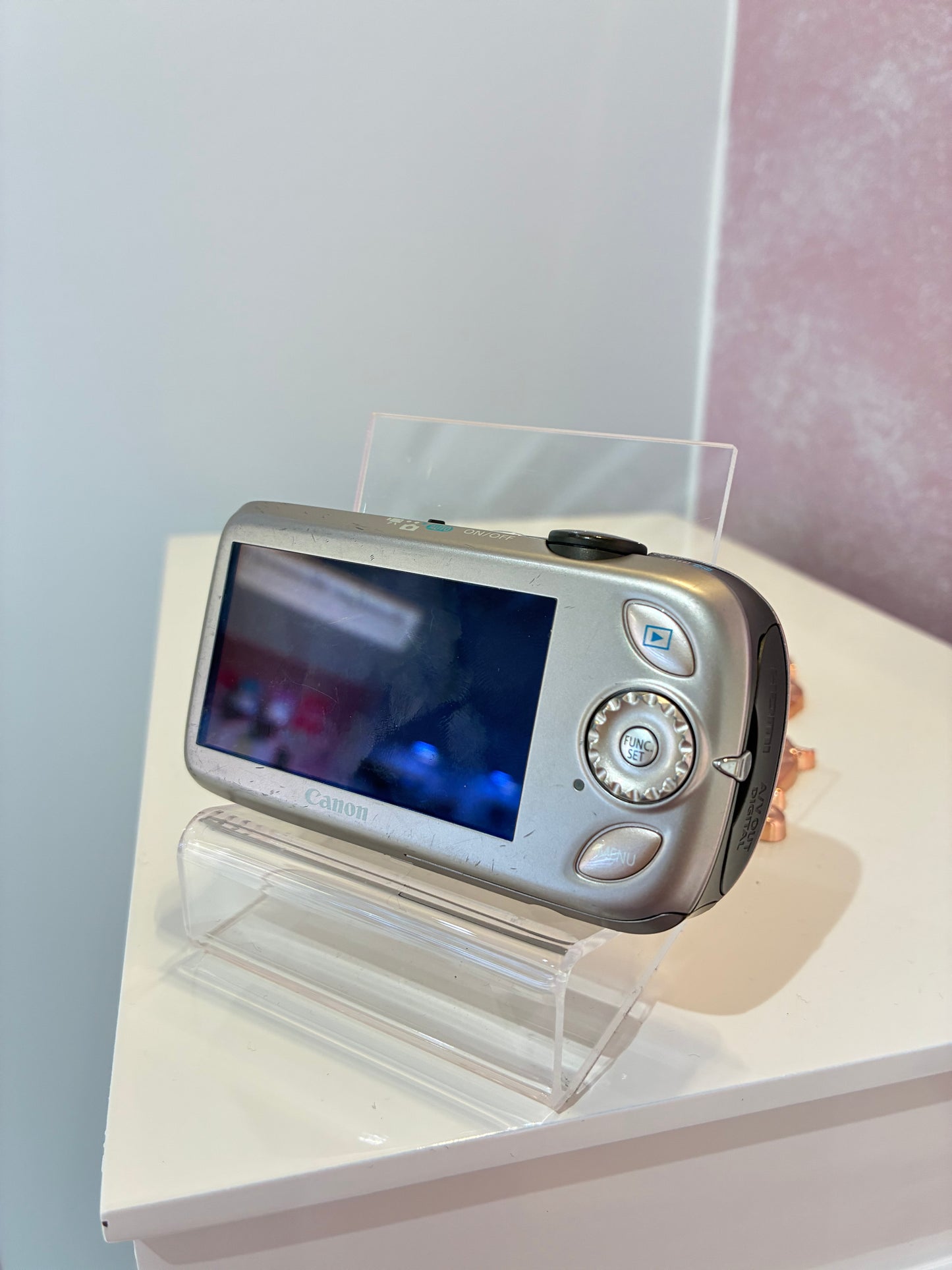 Canon IXUS 110is in pink (IXY 510is)