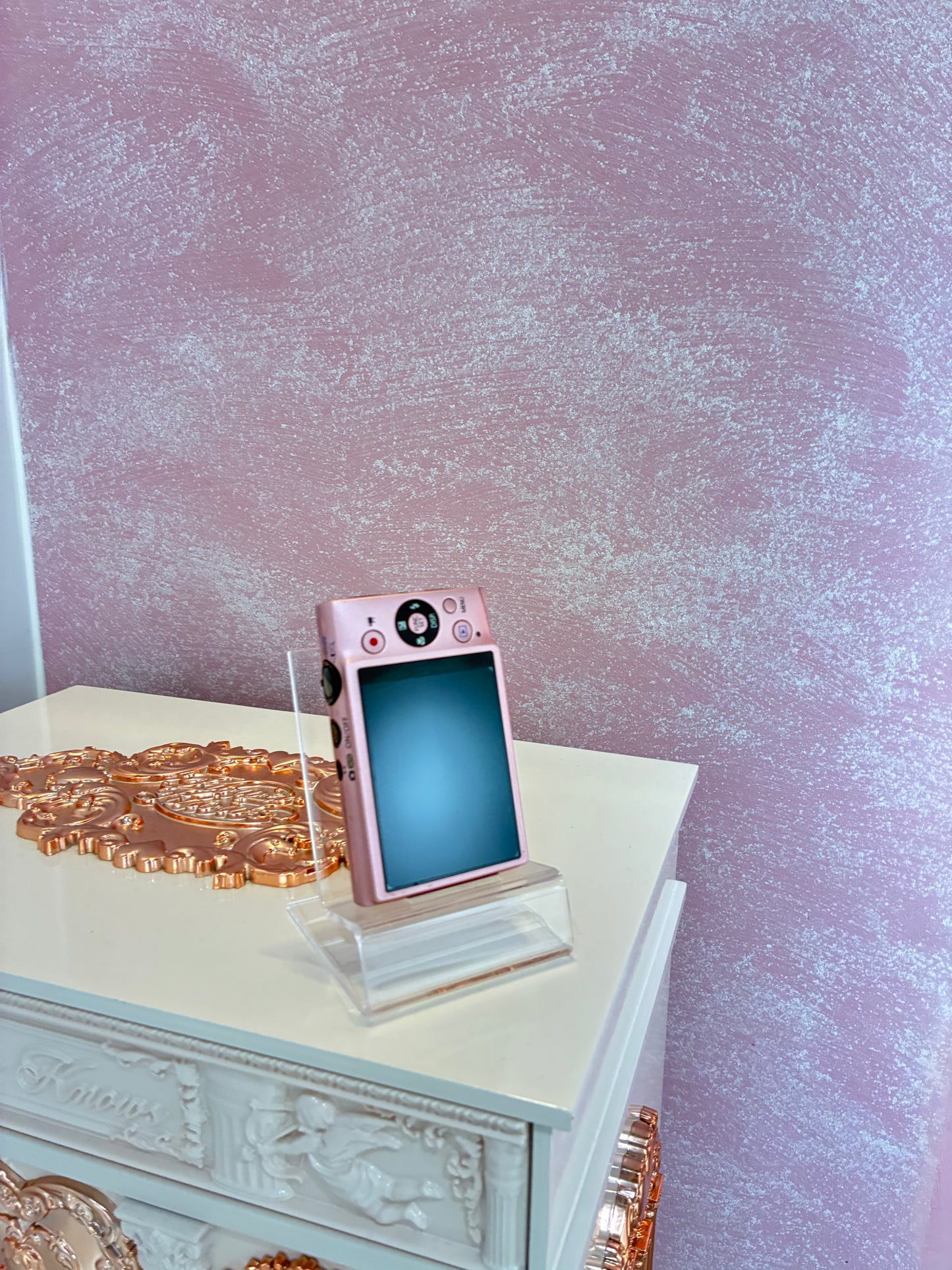 Canon IXY 220F (IXUS 125hs) in pink rare excellent condition