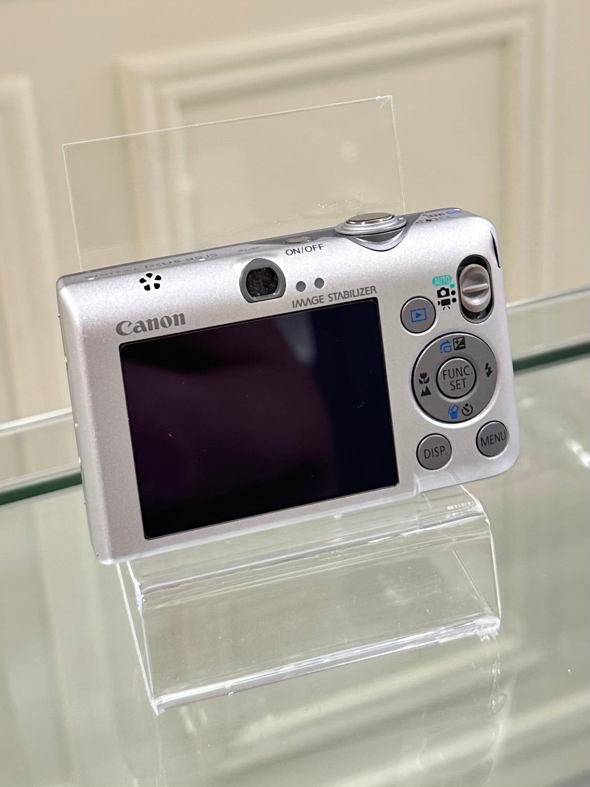 Canon IXUS 95is in silver