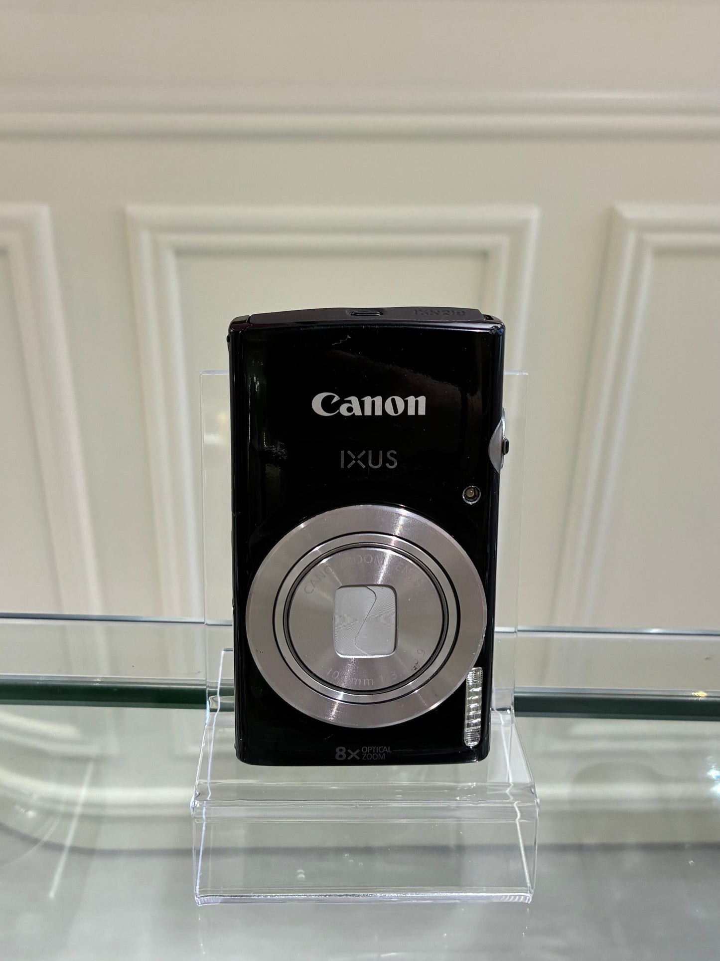 Canon IXUS 185 in black