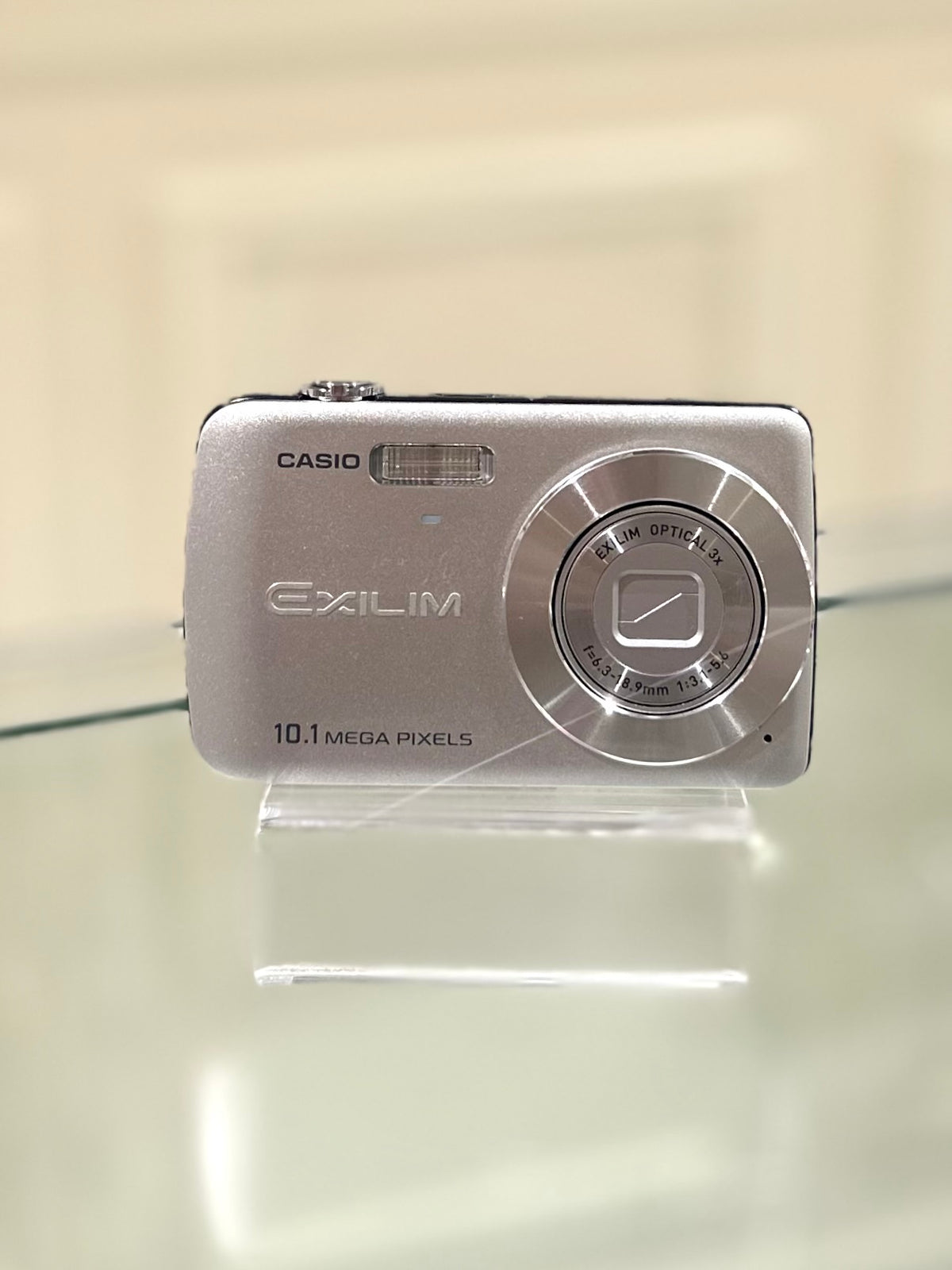 / Casio Exilim EX-Z33 in silver
