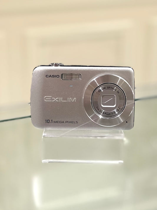 Casio Exilim EX-Z33 in silver