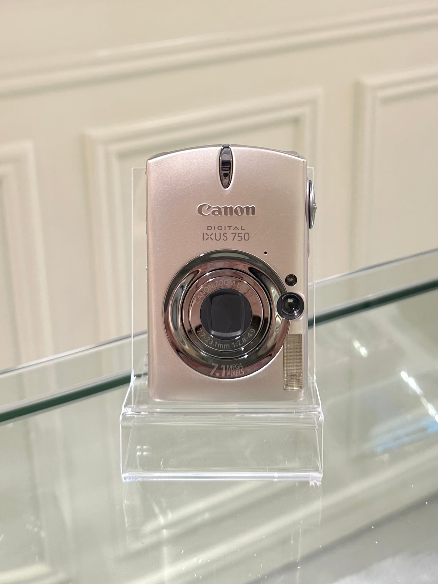Canon IXUS 750is