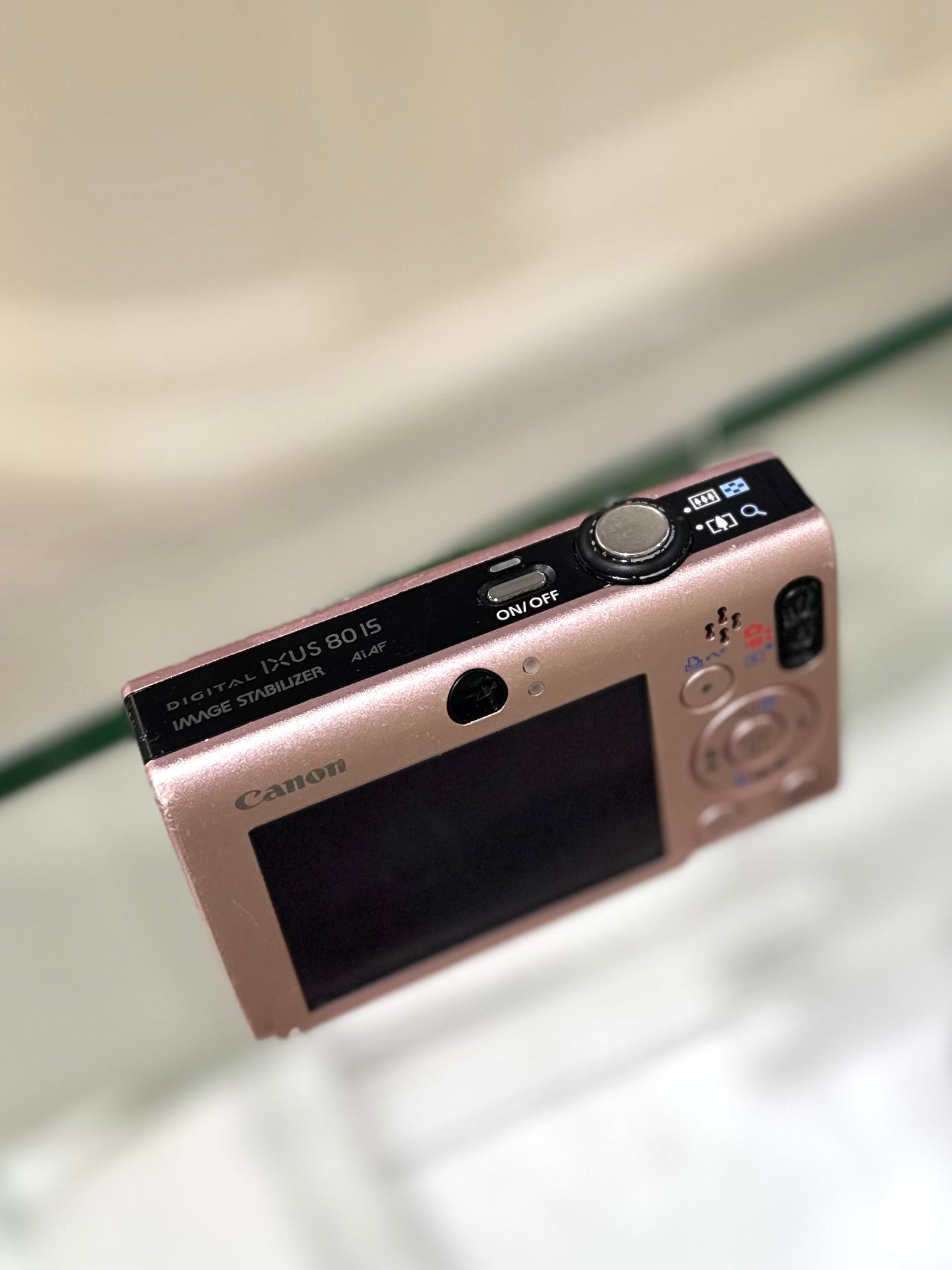 Canon IXUS 80is in pink