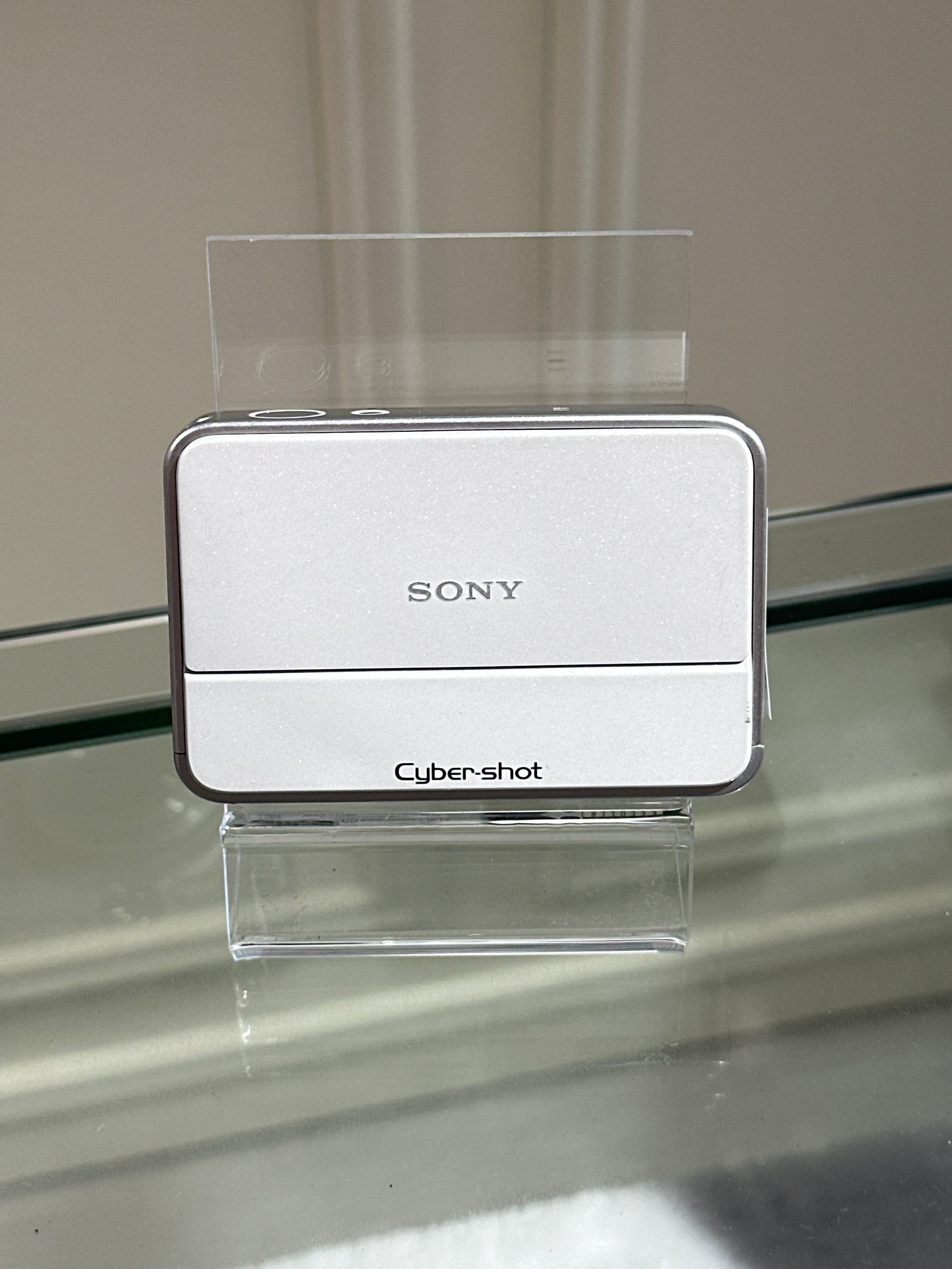 Sony Cybershot T2 in white