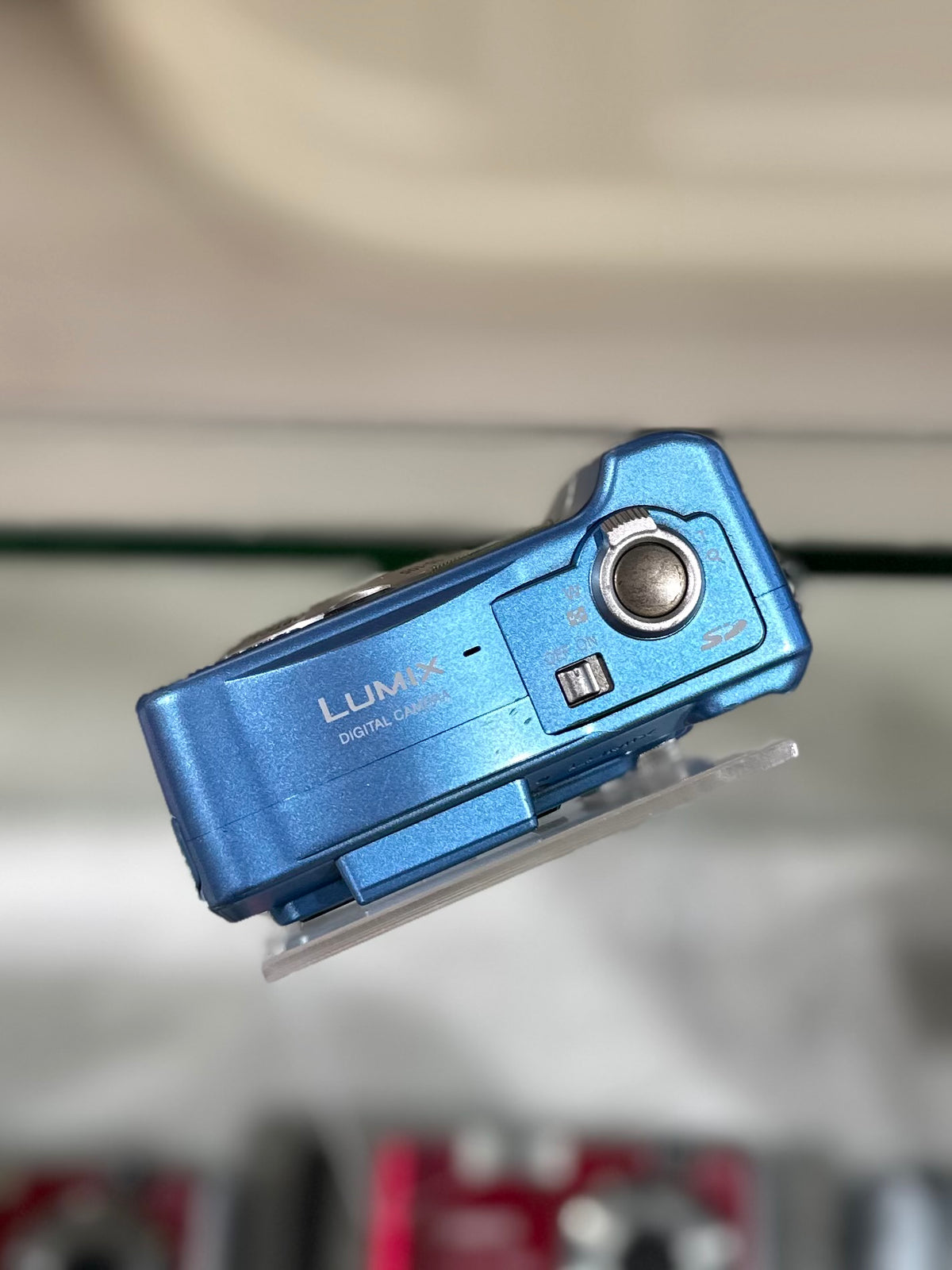 Panasonic LUMIX DMC LC70 in blue