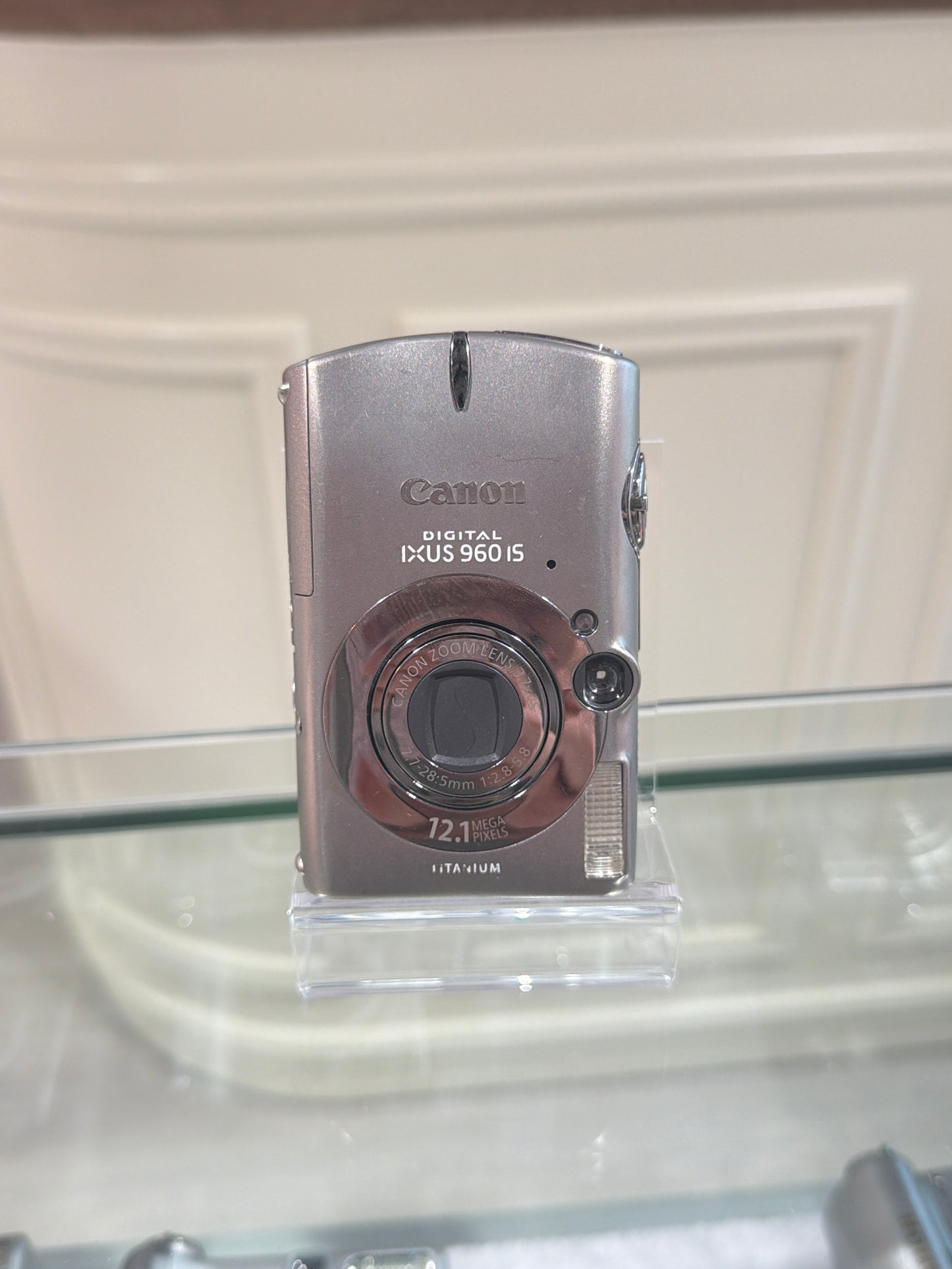 Canon IXUS 960IS (IXY 2000)Titanium Excellent Condition