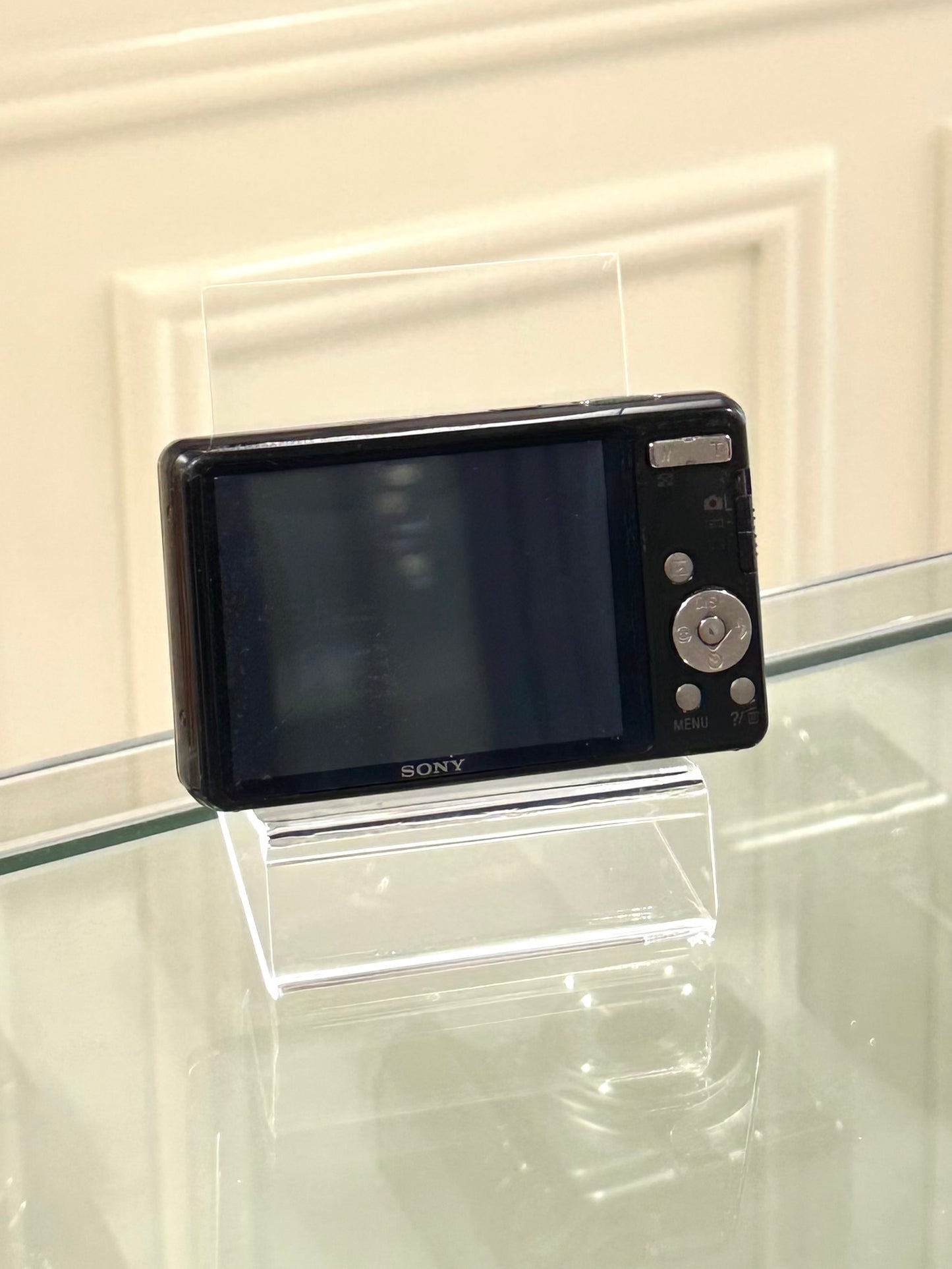 Sony Cybershot DSC W690 in black