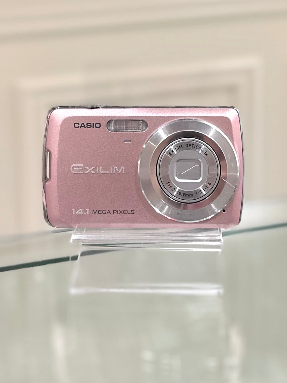 Casio Exilim Z35 in baby pink