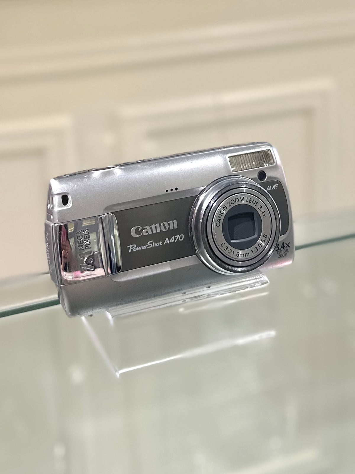 / Canon Powershot A470 in silver