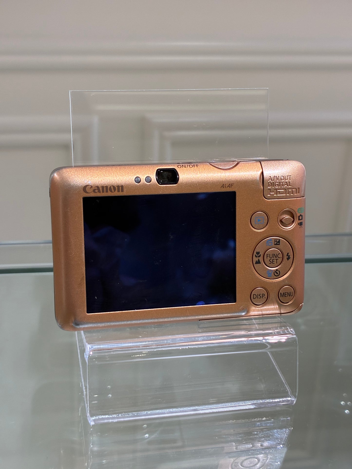 熱門顯白型號 撿漏價! Canon IXUS 100is in gold | Rare Colour