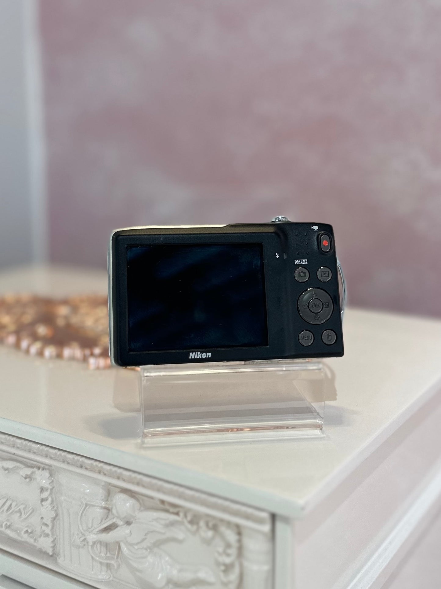 Nikon Coolpix S3300 in silver