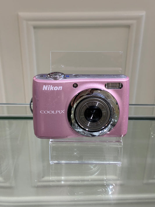 Nikon Coolpix L21 in pink