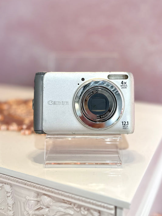 Canon Powershot A3100is in silver