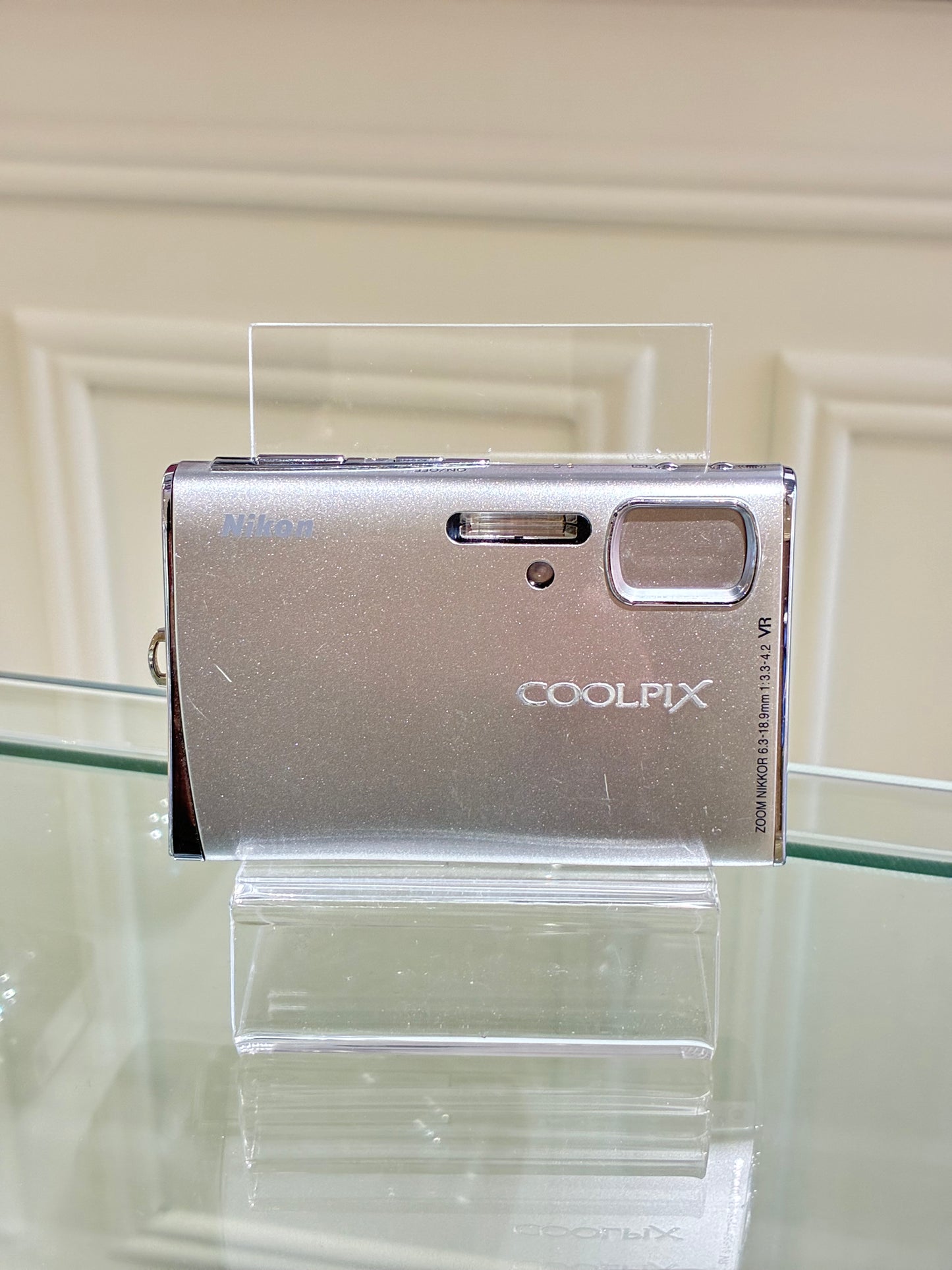 Nikon Coolpix S50 in silver