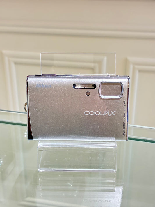 Nikon Coolpix S50 in silver
