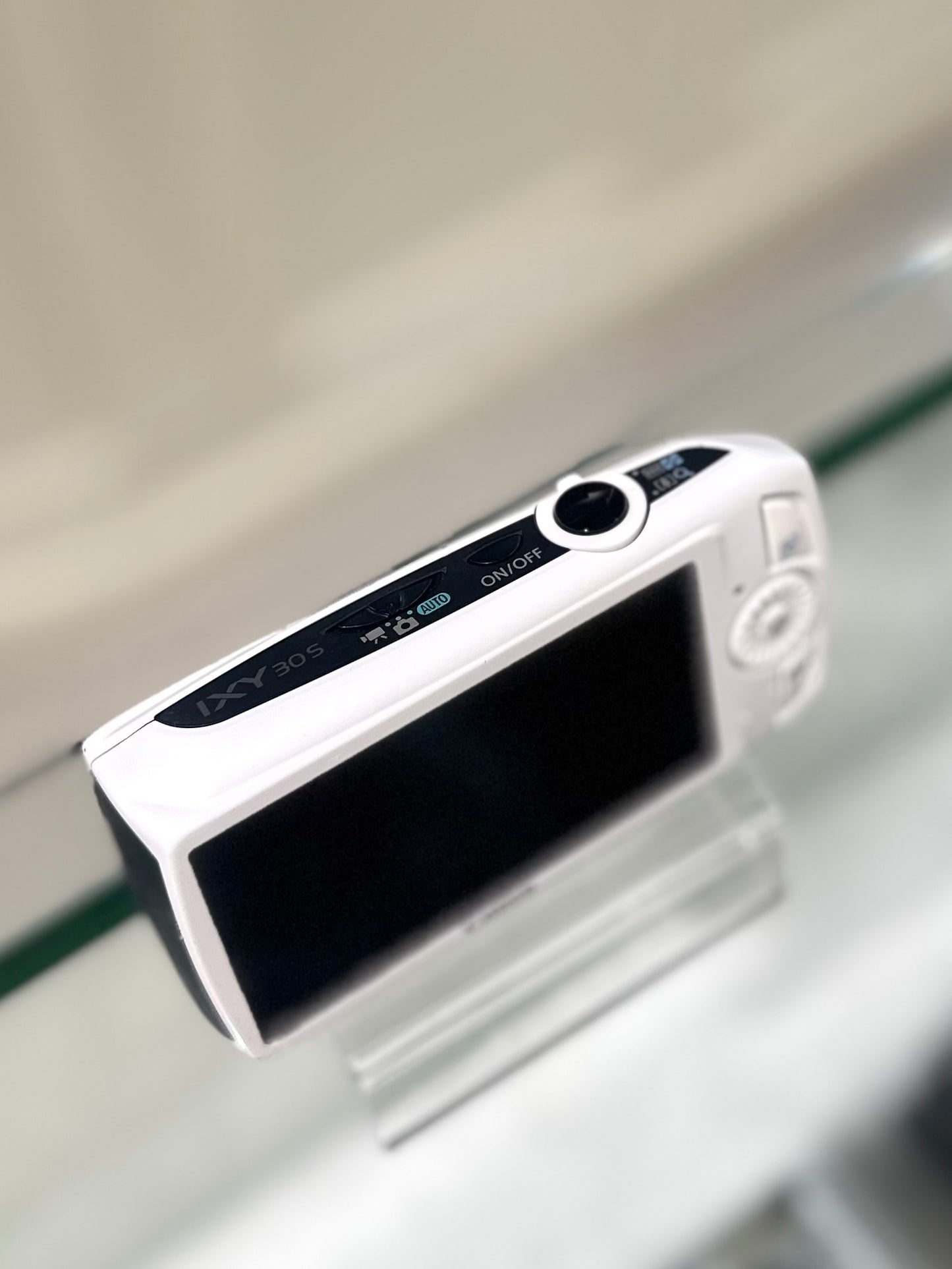 Canon IXY 30s (IXUS 300hs) in white | Excellent Condition