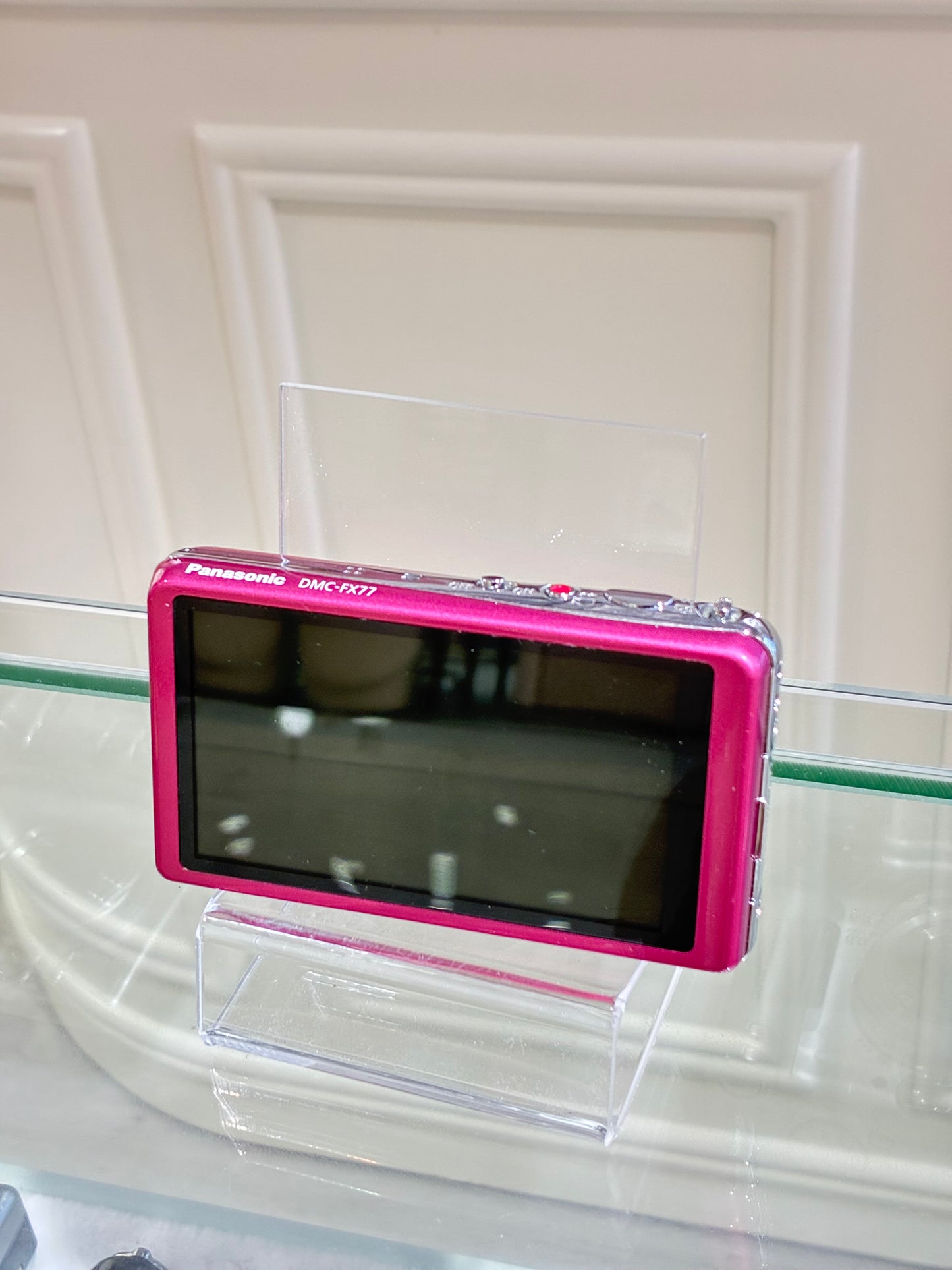 Panasonic LUMIX DMC-FX77 in Pink